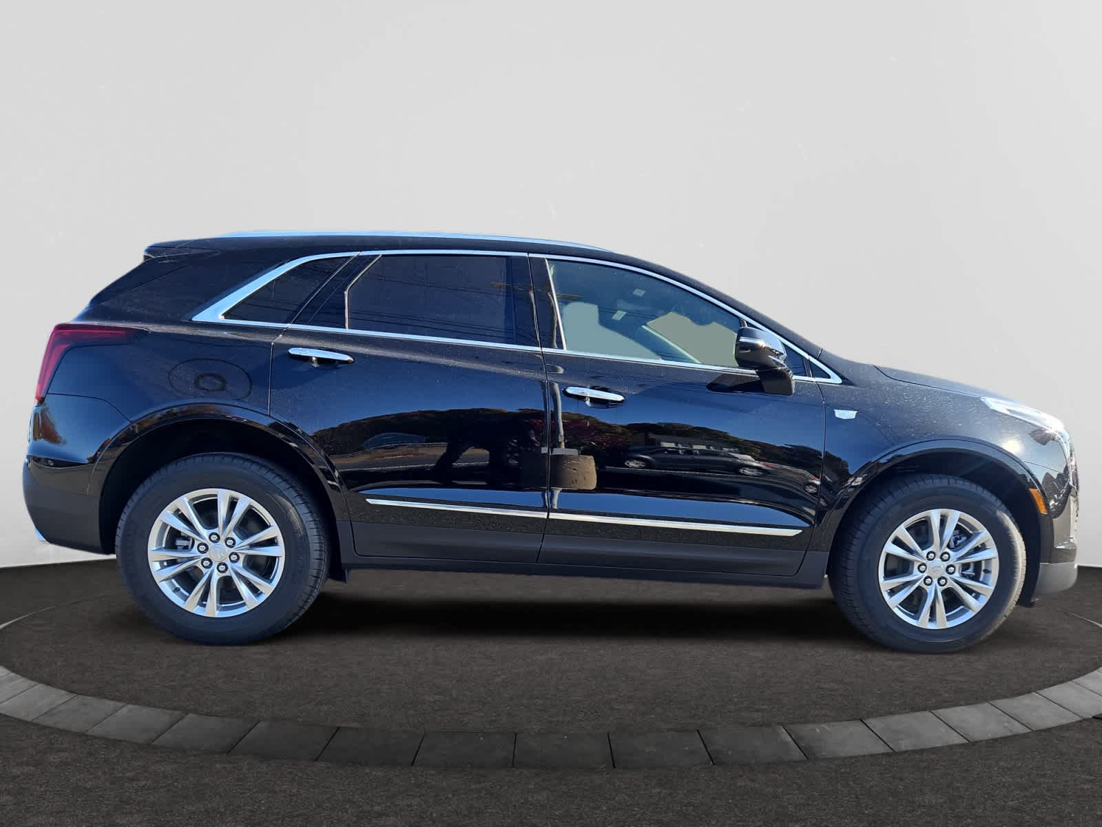 new 2025 Cadillac XT5 car, priced at $48,315