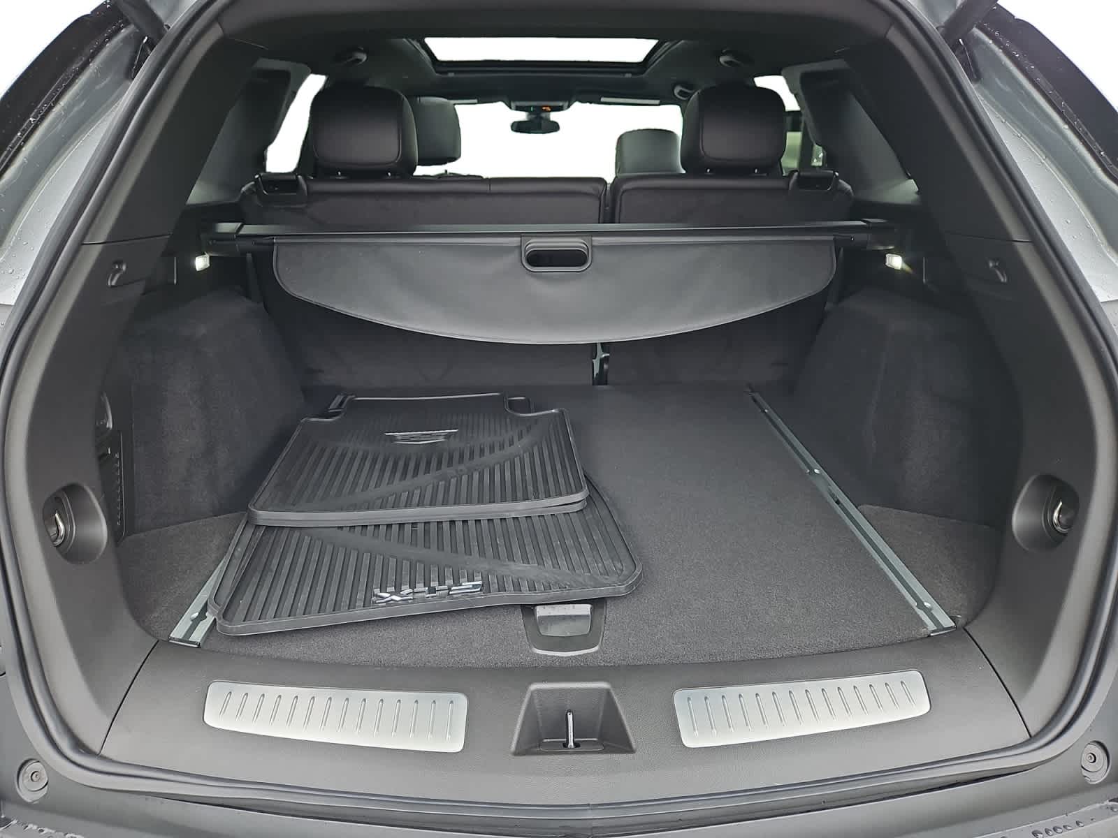 used 2024 Cadillac XT5 car, priced at $46,998