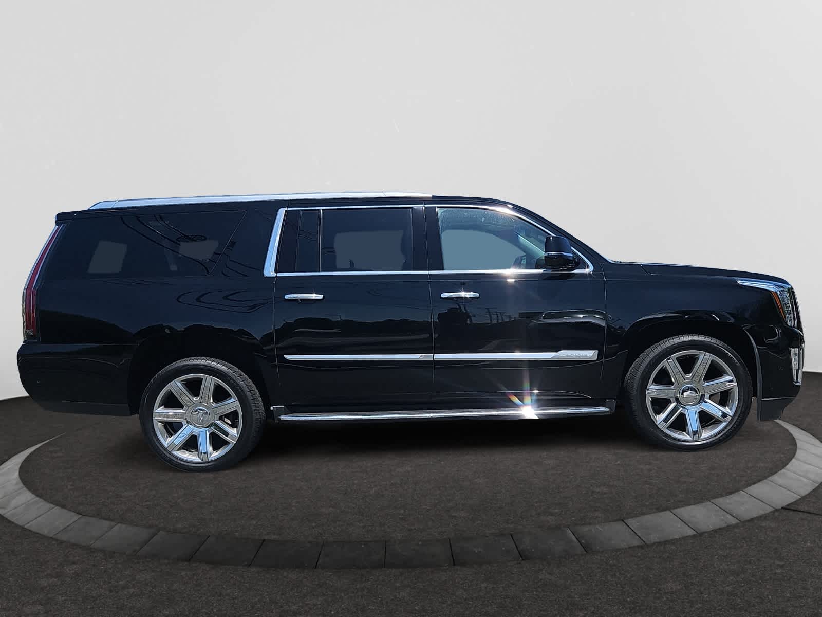 used 2019 Cadillac Escalade ESV car, priced at $37,778