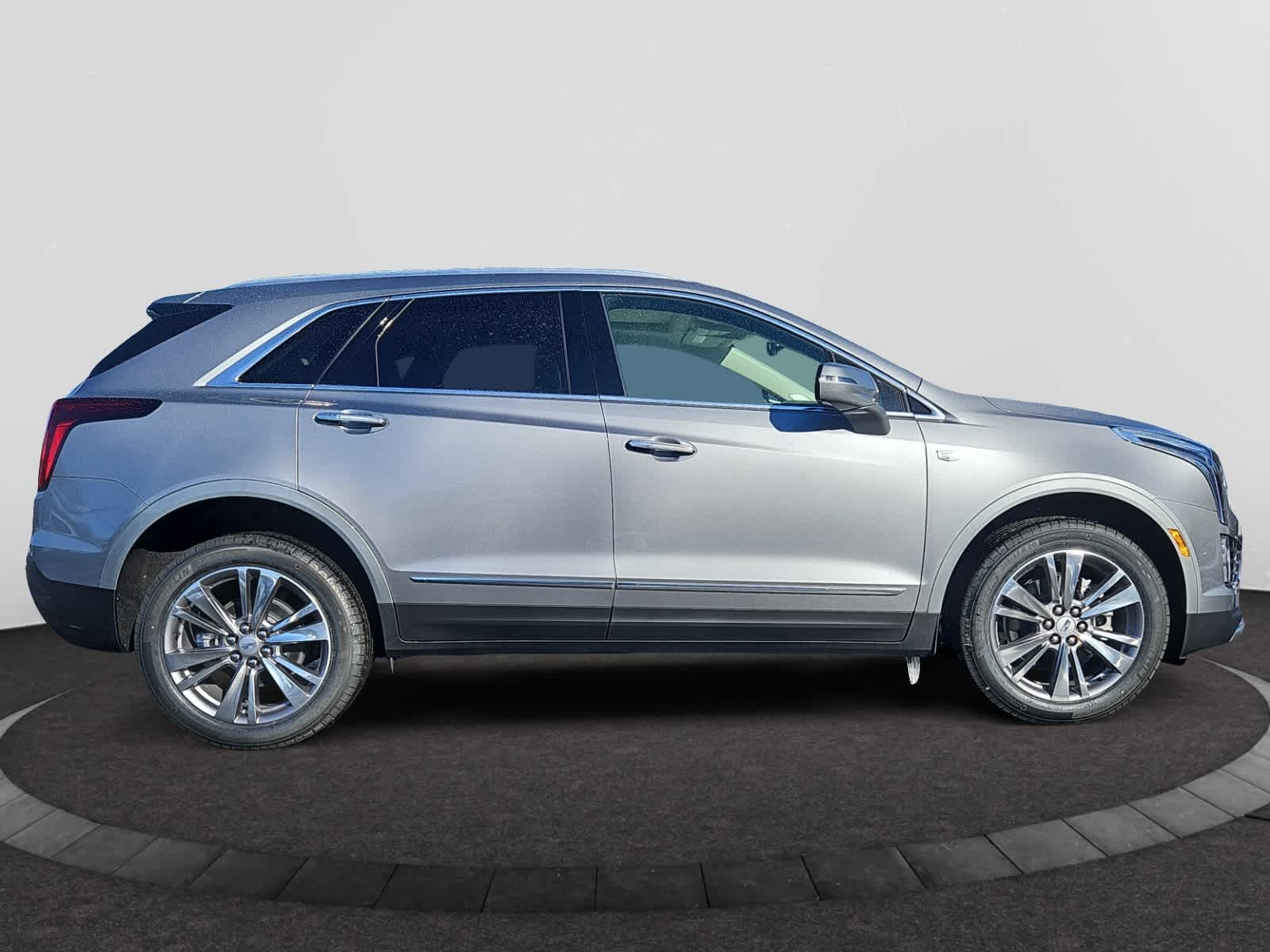 new 2025 Cadillac XT5 car, priced at $53,990