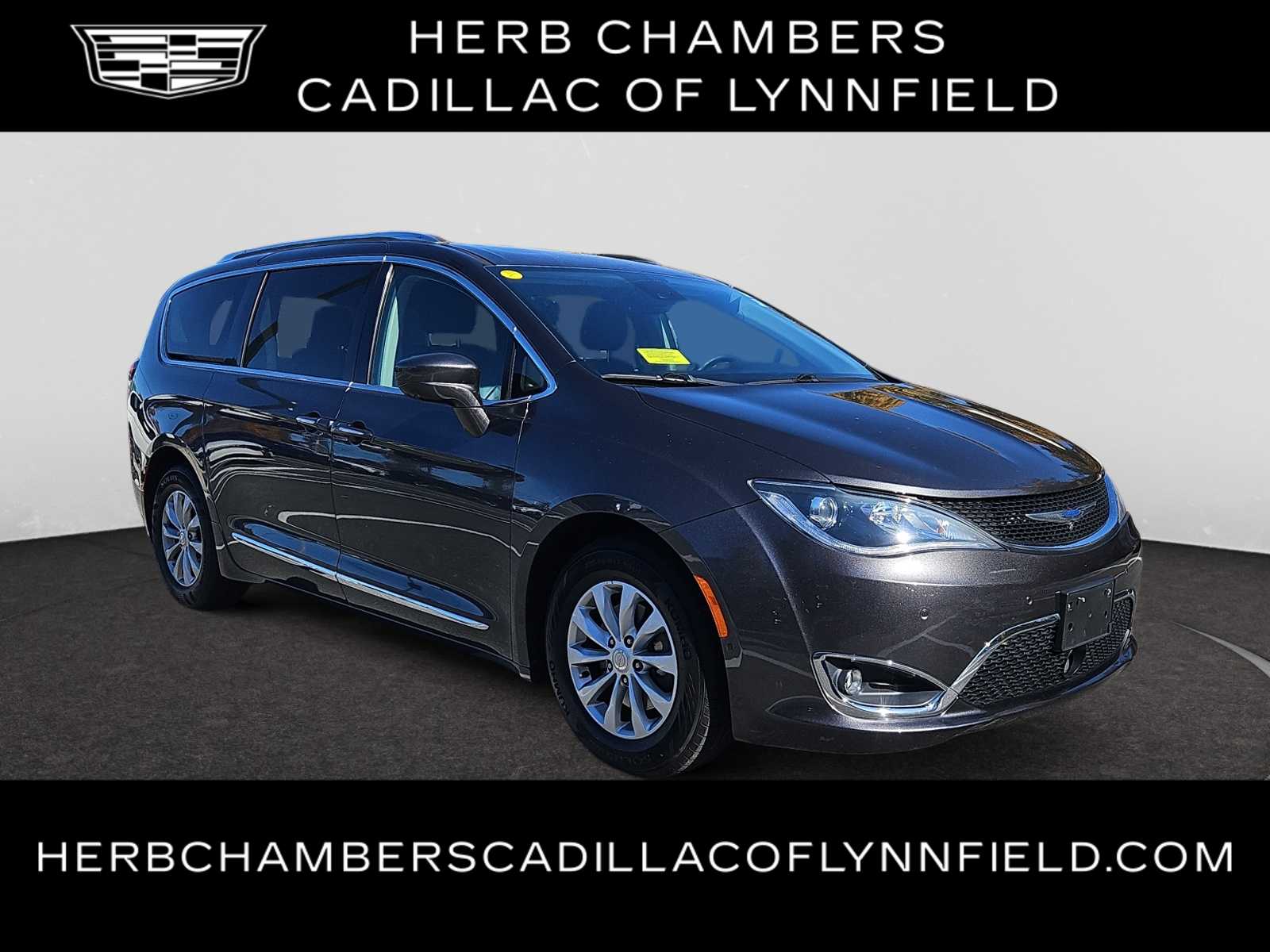 used 2018 Chrysler Pacifica car, priced at $19,998