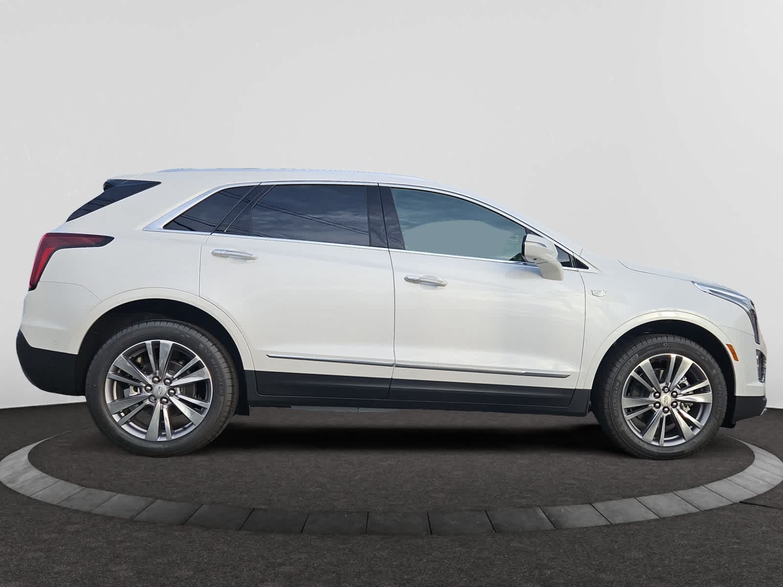 new 2024 Cadillac XT5 car, priced at $58,290