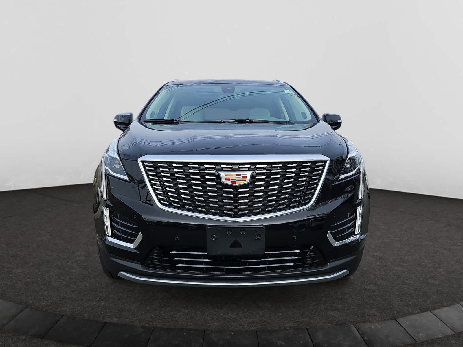 new 2025 Cadillac XT5 car, priced at $54,615