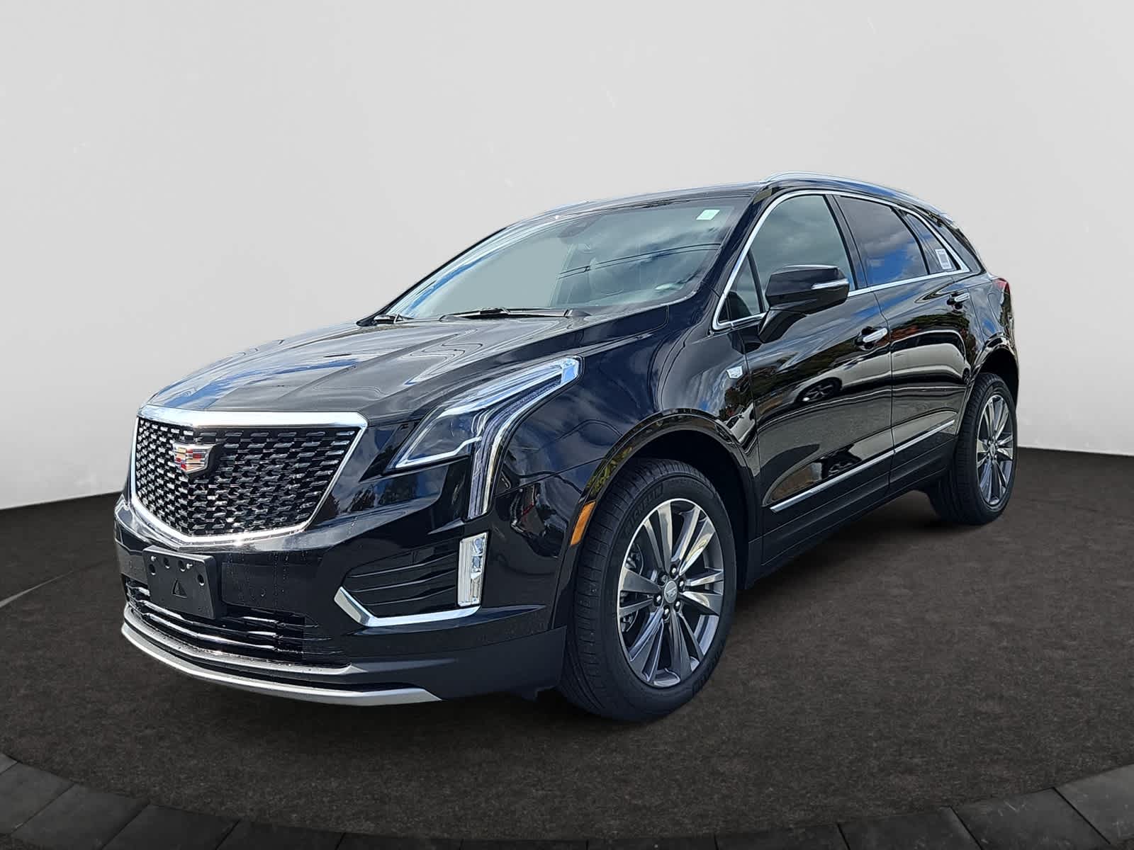 new 2025 Cadillac XT5 car, priced at $55,615