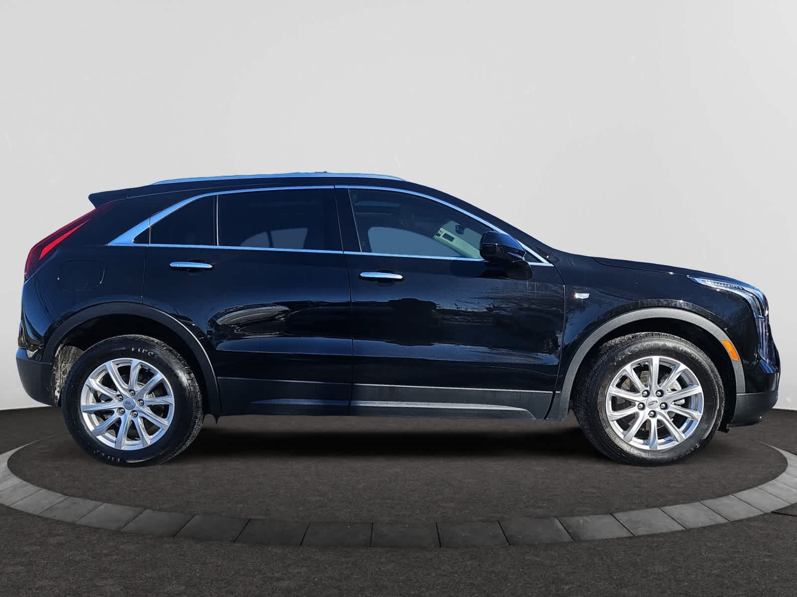 used 2022 Cadillac XT4 car, priced at $23,998