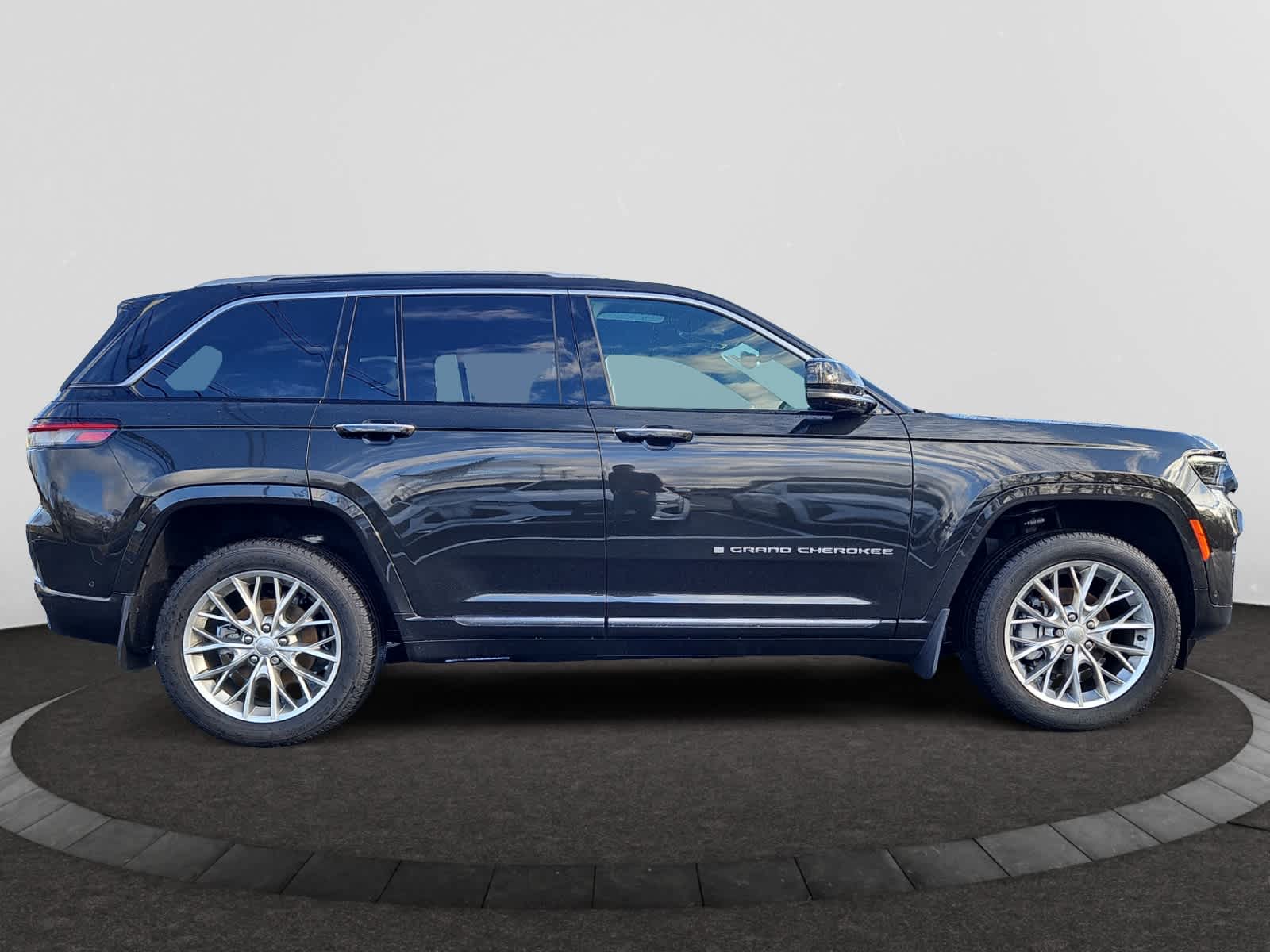 used 2023 Jeep Grand Cherokee car, priced at $41,998