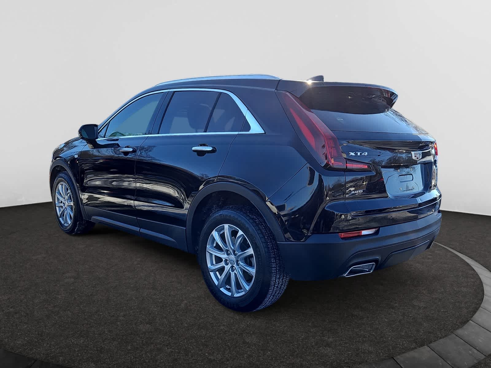 used 2022 Cadillac XT4 car, priced at $23,998