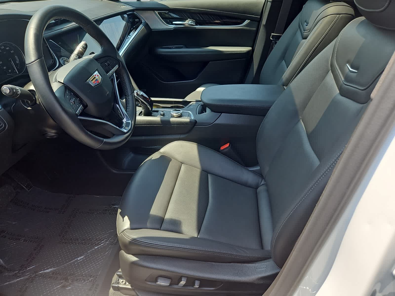 used 2025 Cadillac XT6 car, priced at $50,998