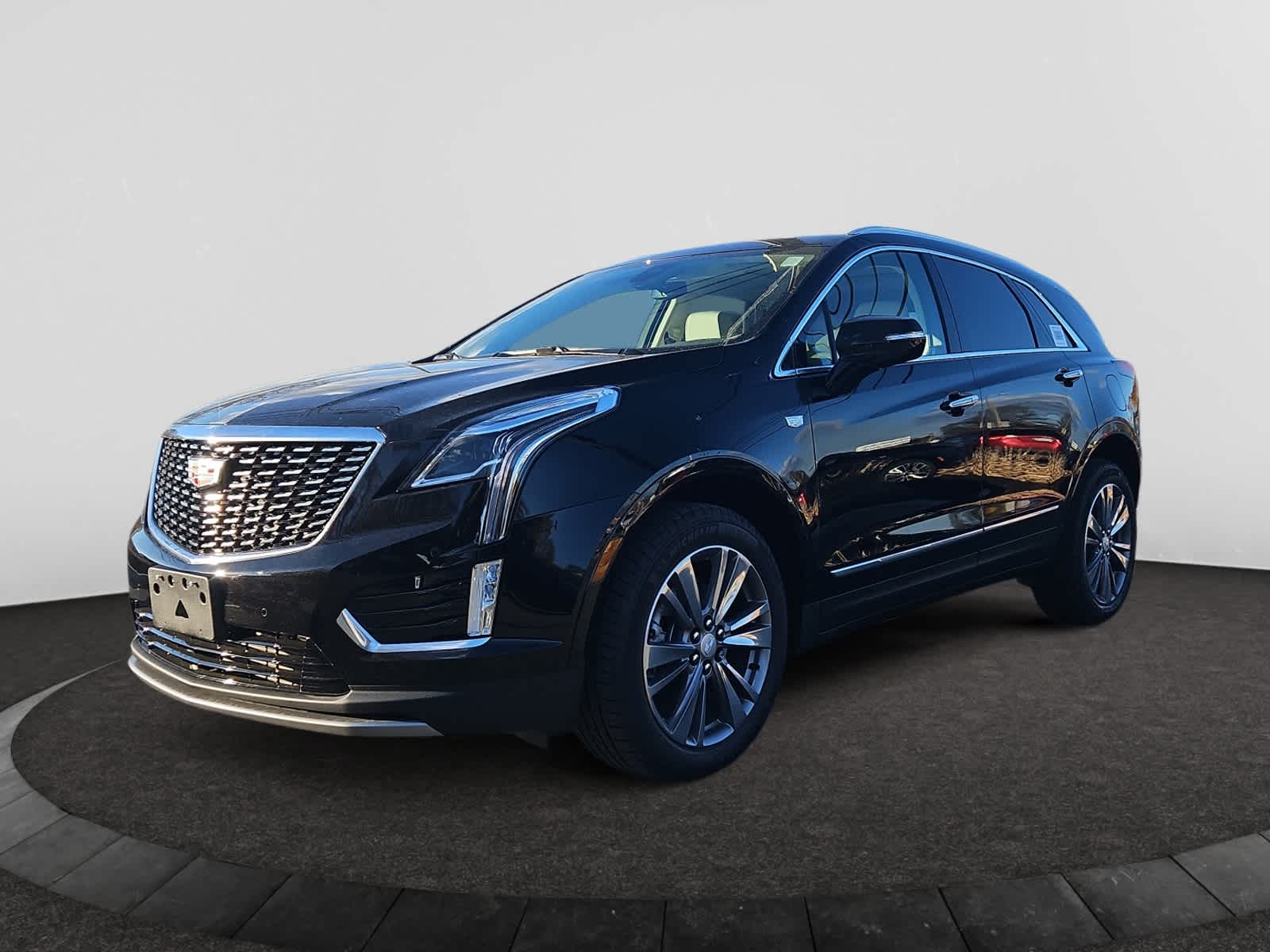 new 2025 Cadillac XT5 car, priced at $55,615