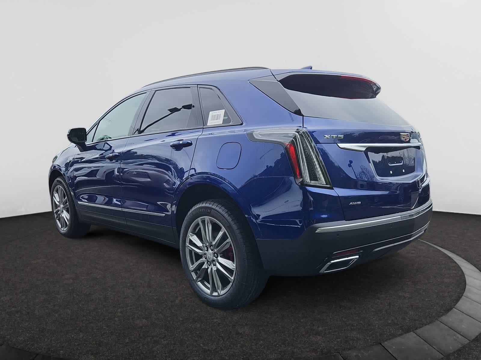 new 2025 Cadillac XT5 car, priced at $60,760