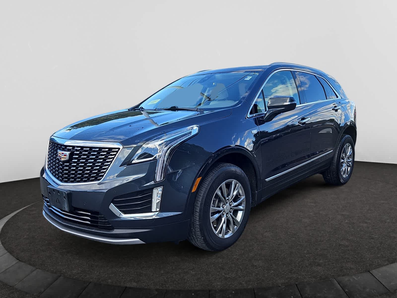 used 2021 Cadillac XT5 car, priced at $31,998