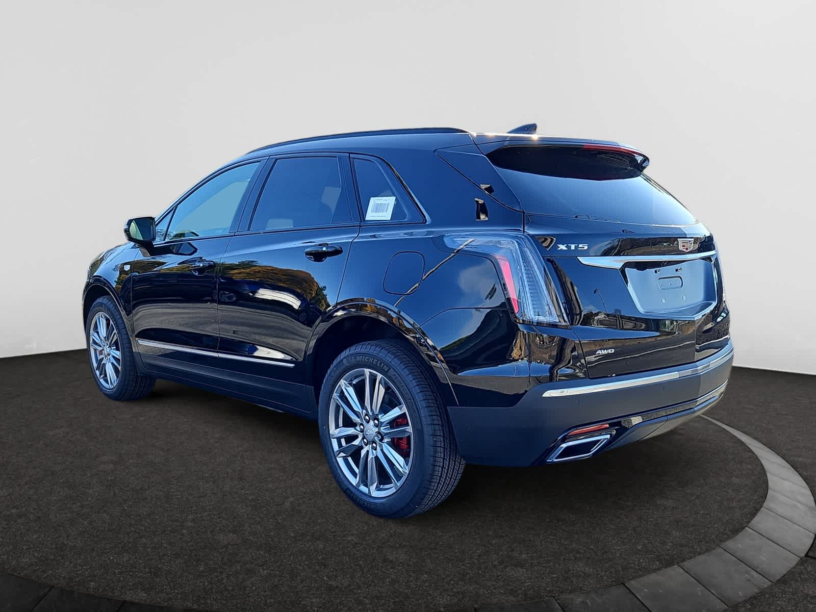 new 2025 Cadillac XT5 car, priced at $59,215