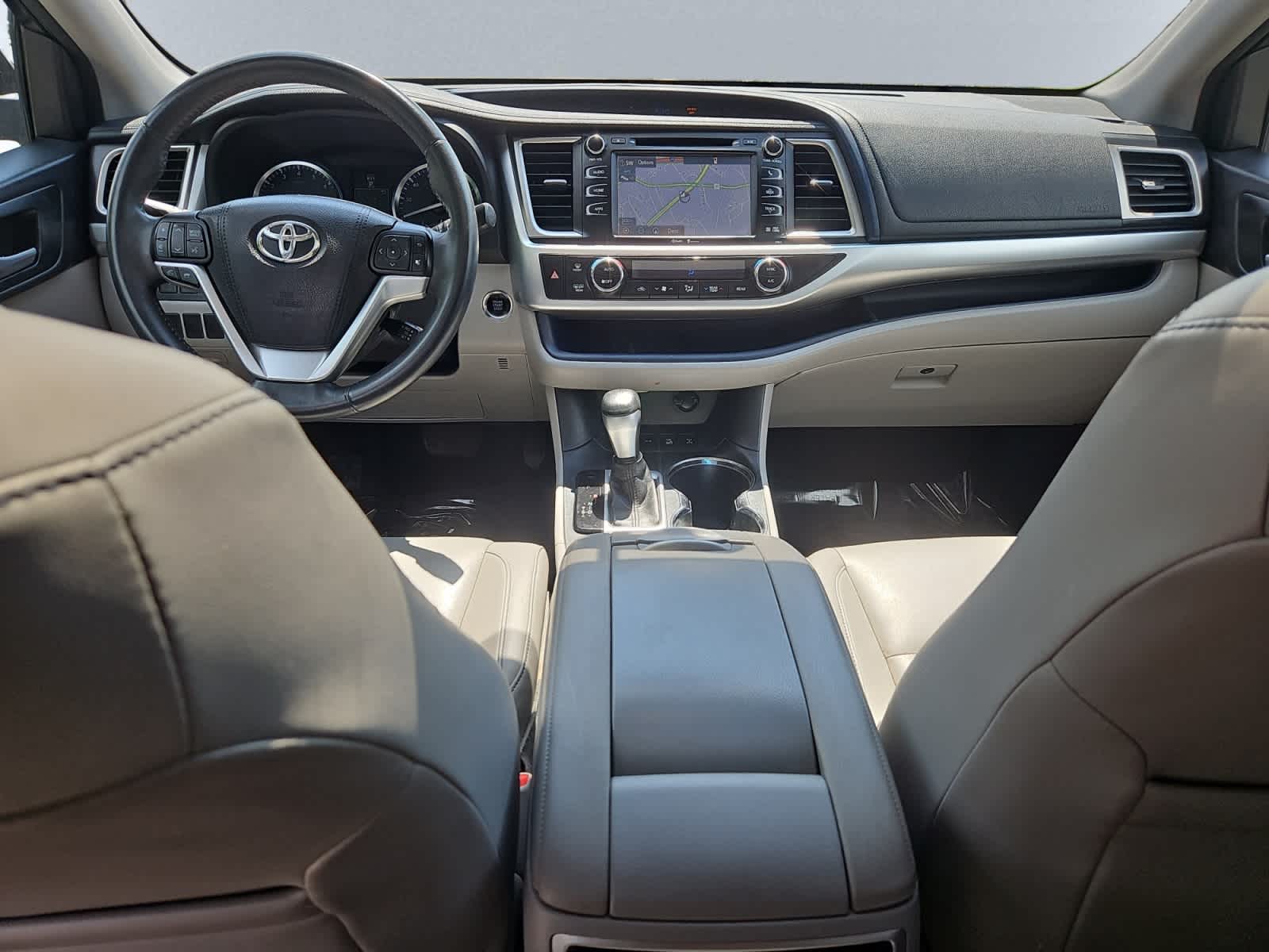 used 2015 Toyota Highlander car, priced at $18,488