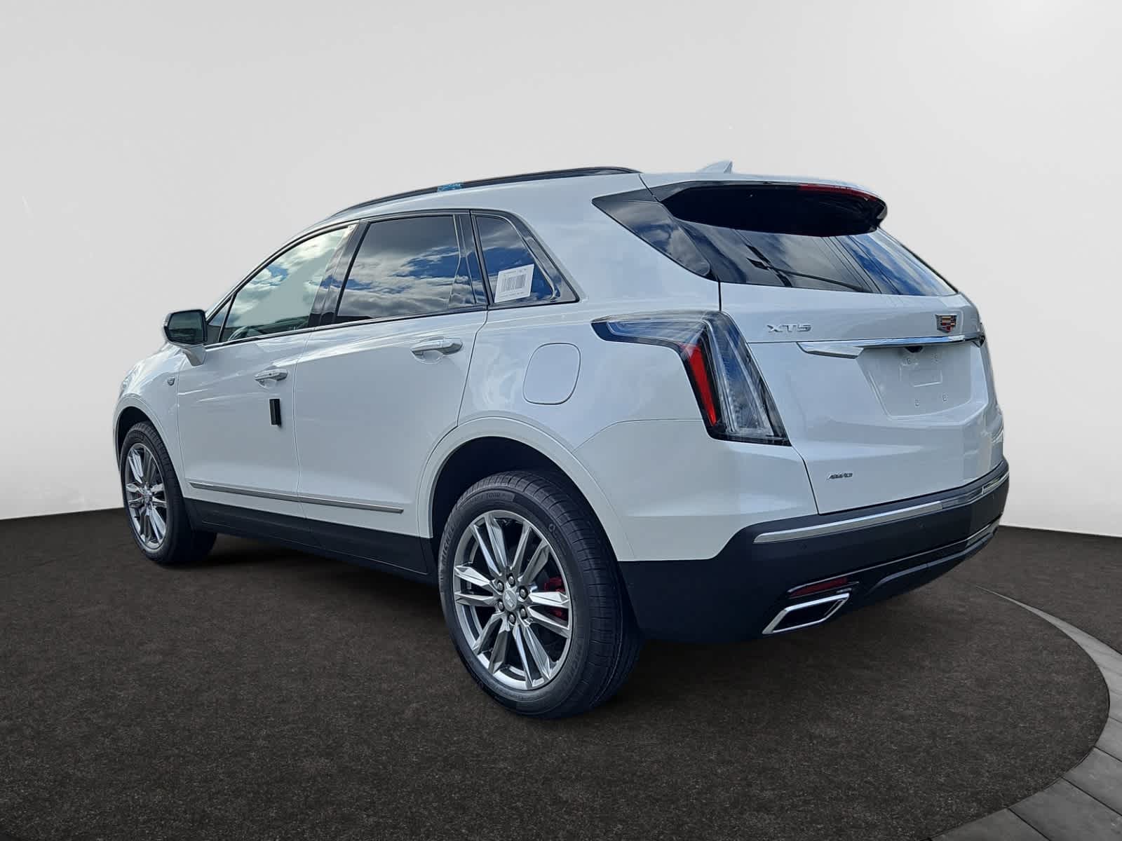 new 2025 Cadillac XT5 car, priced at $59,815