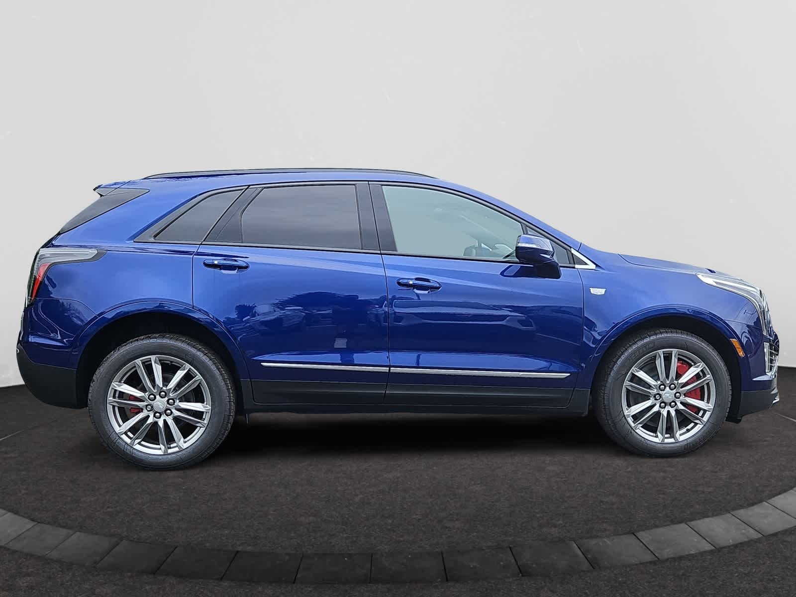 new 2025 Cadillac XT5 car, priced at $60,760