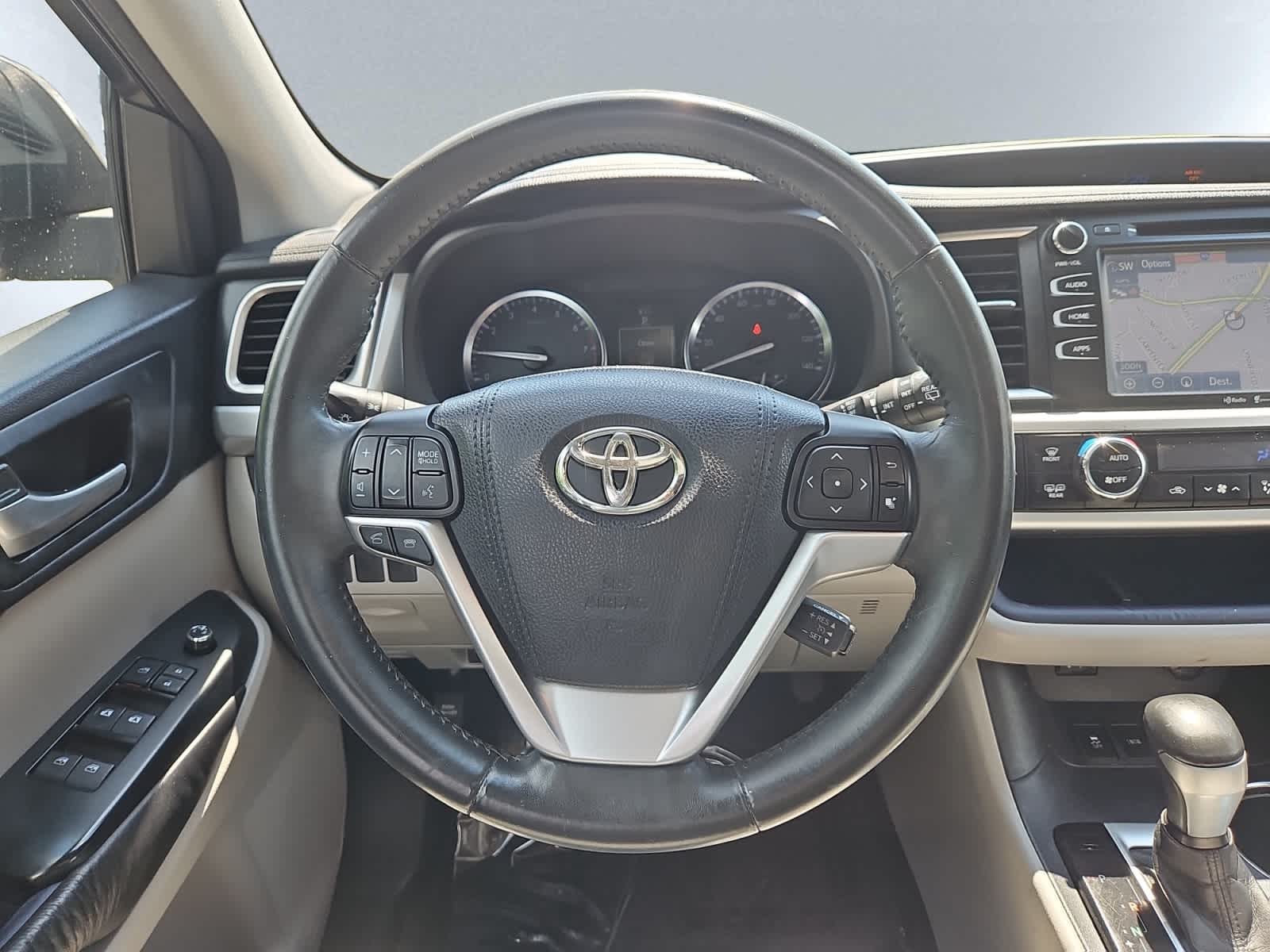 used 2015 Toyota Highlander car, priced at $18,488