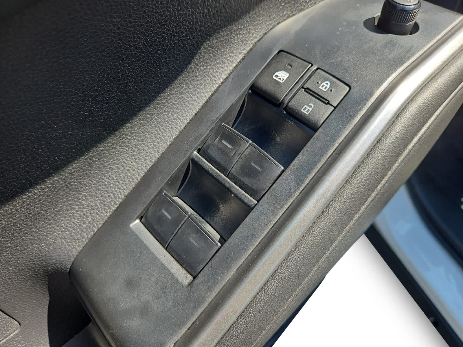 used 2022 Toyota Highlander car, priced at $39,888