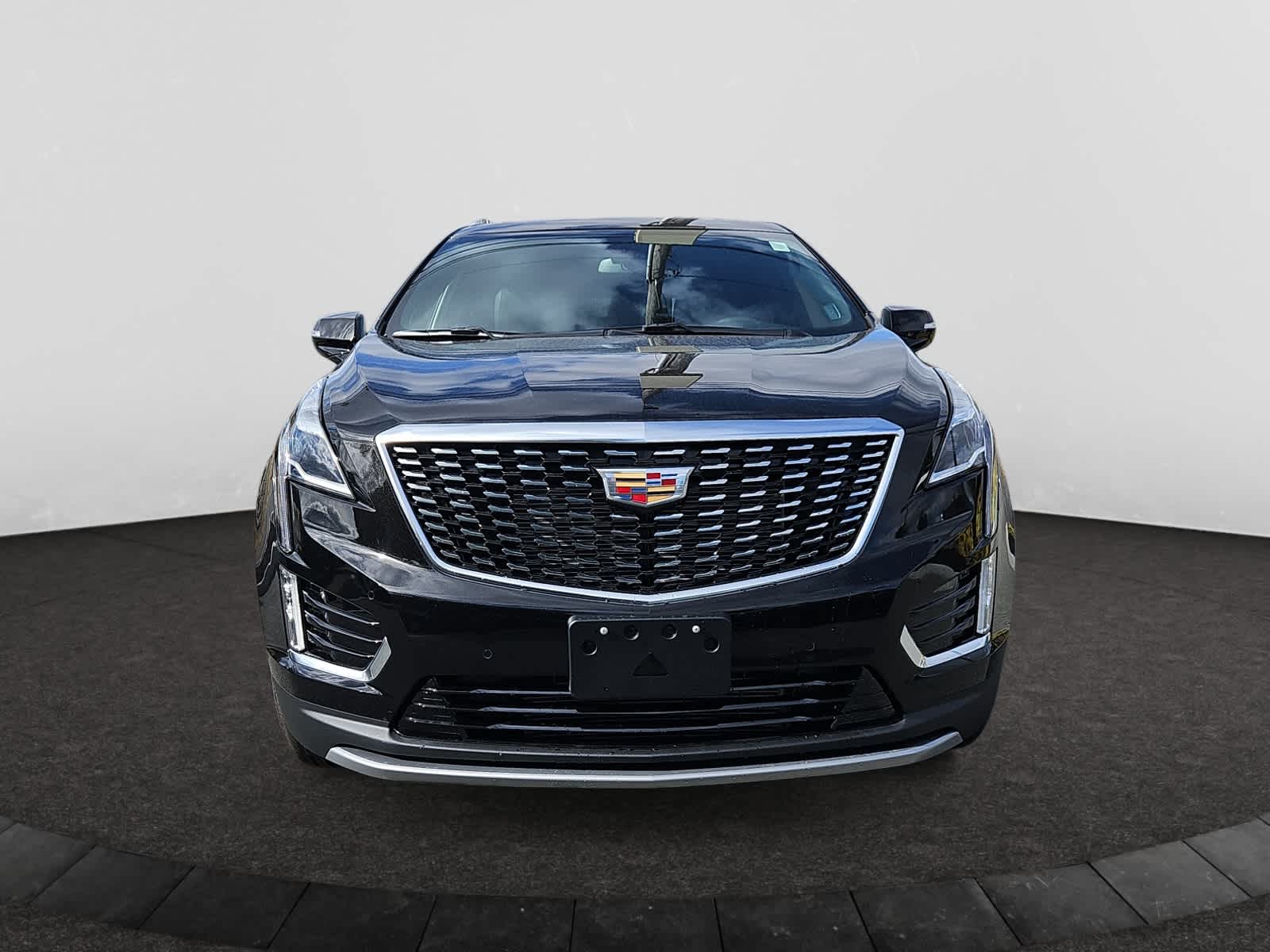 new 2025 Cadillac XT5 car, priced at $55,615