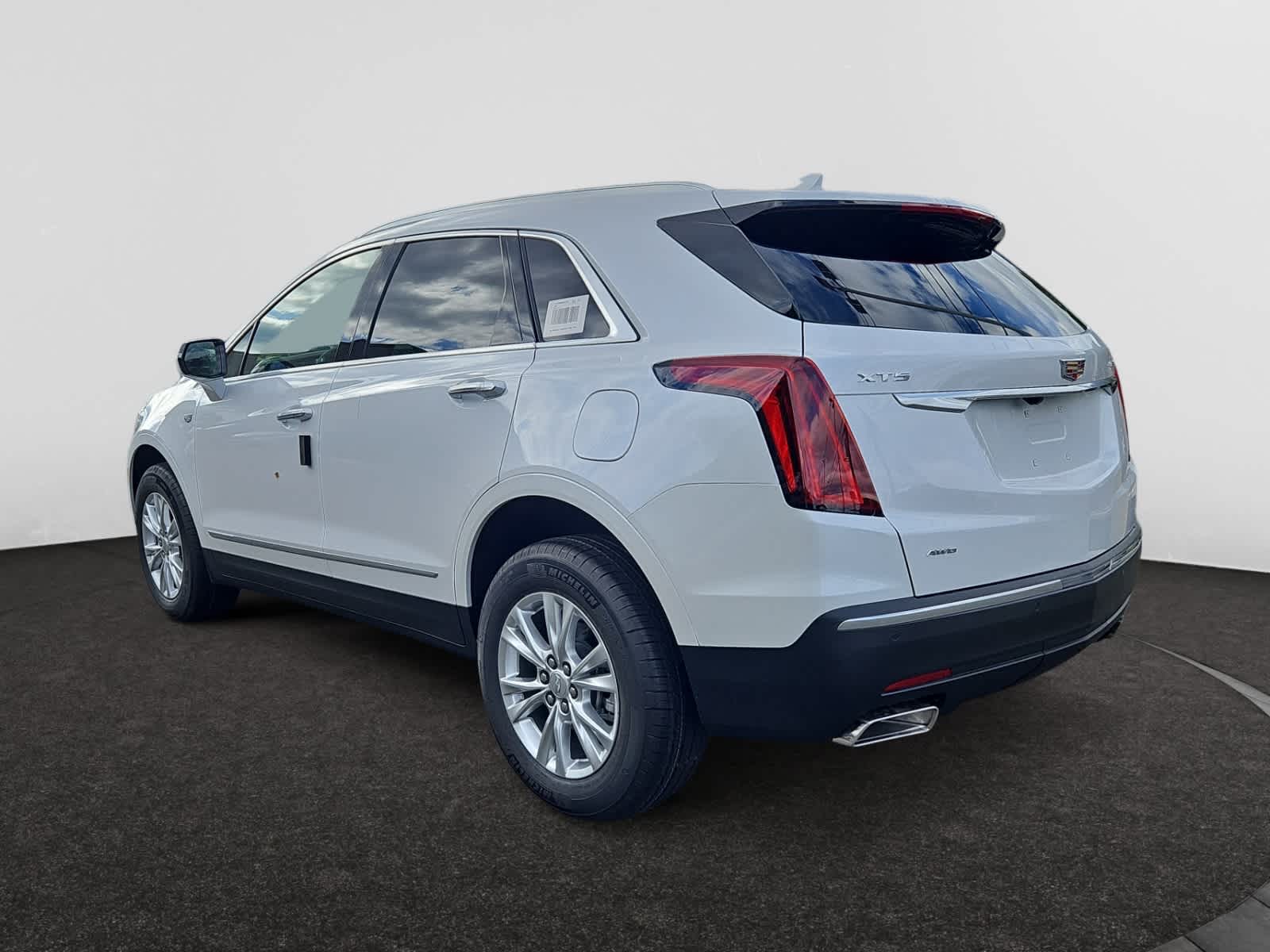 new 2025 Cadillac XT5 car, priced at $48,915