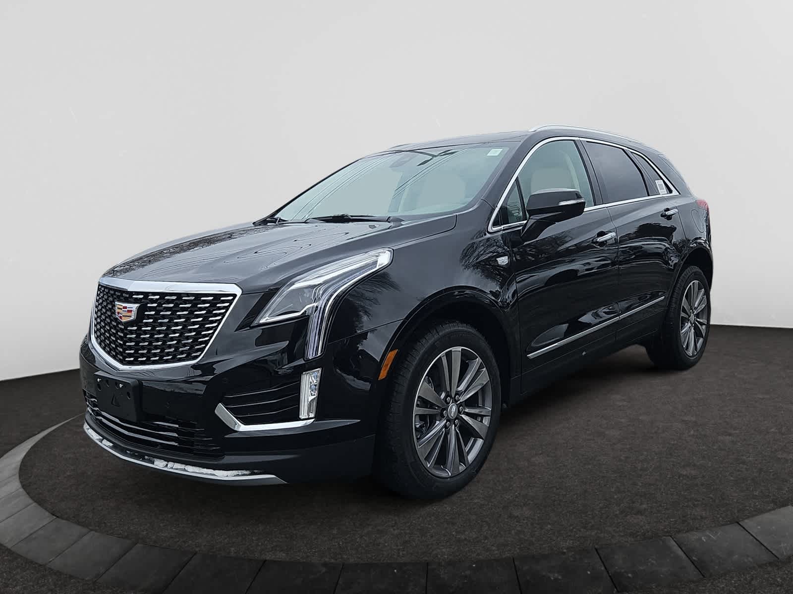 new 2025 Cadillac XT5 car, priced at $55,615