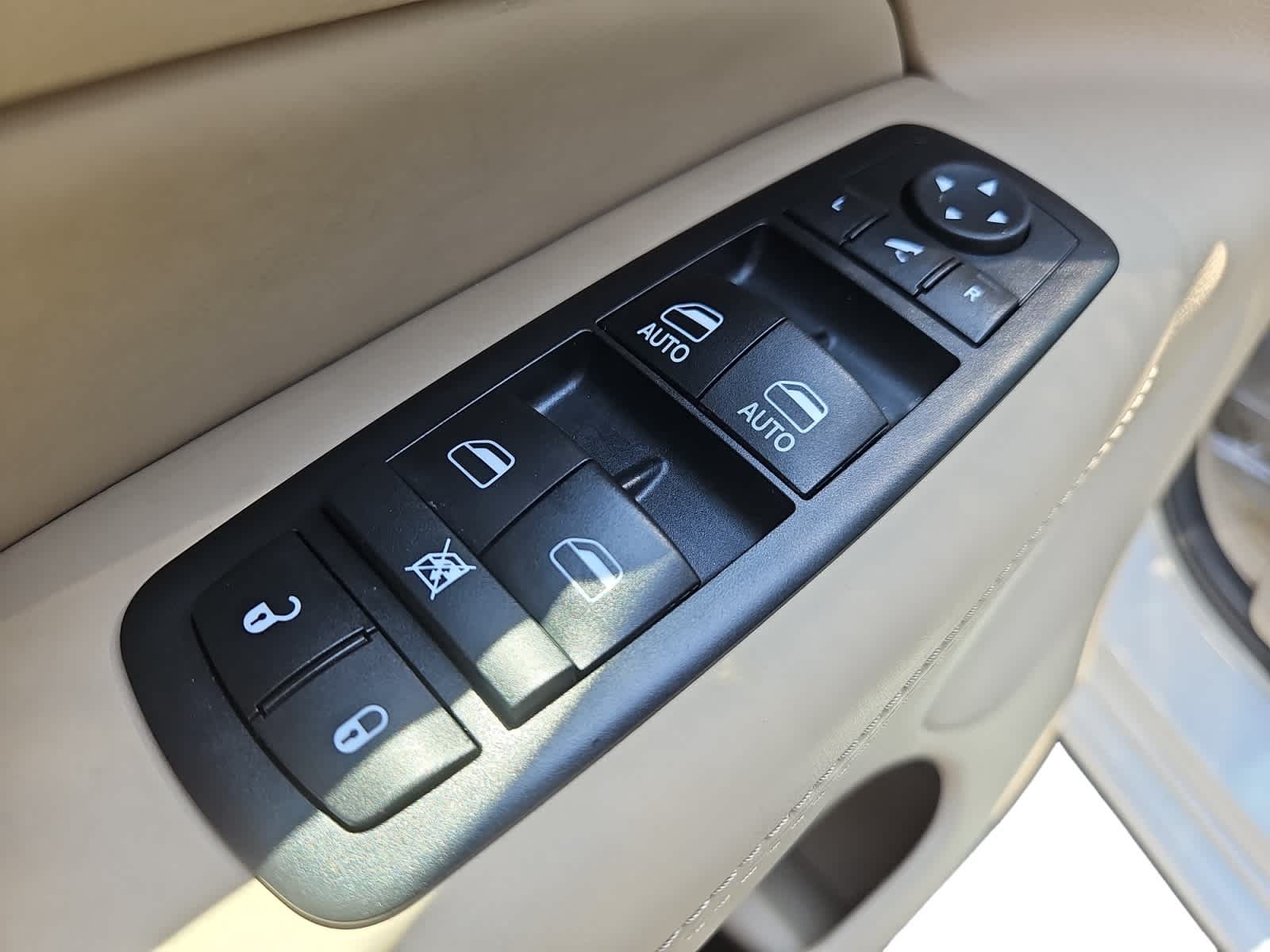 used 2018 Jeep Grand Cherokee car, priced at $27,998