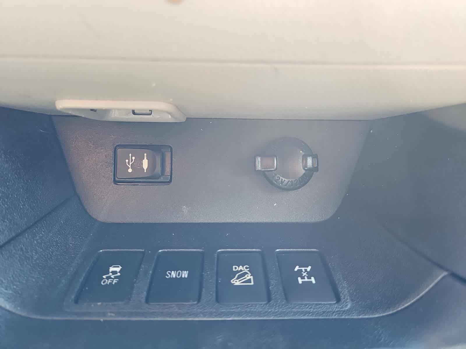 used 2015 Toyota Highlander car, priced at $18,488