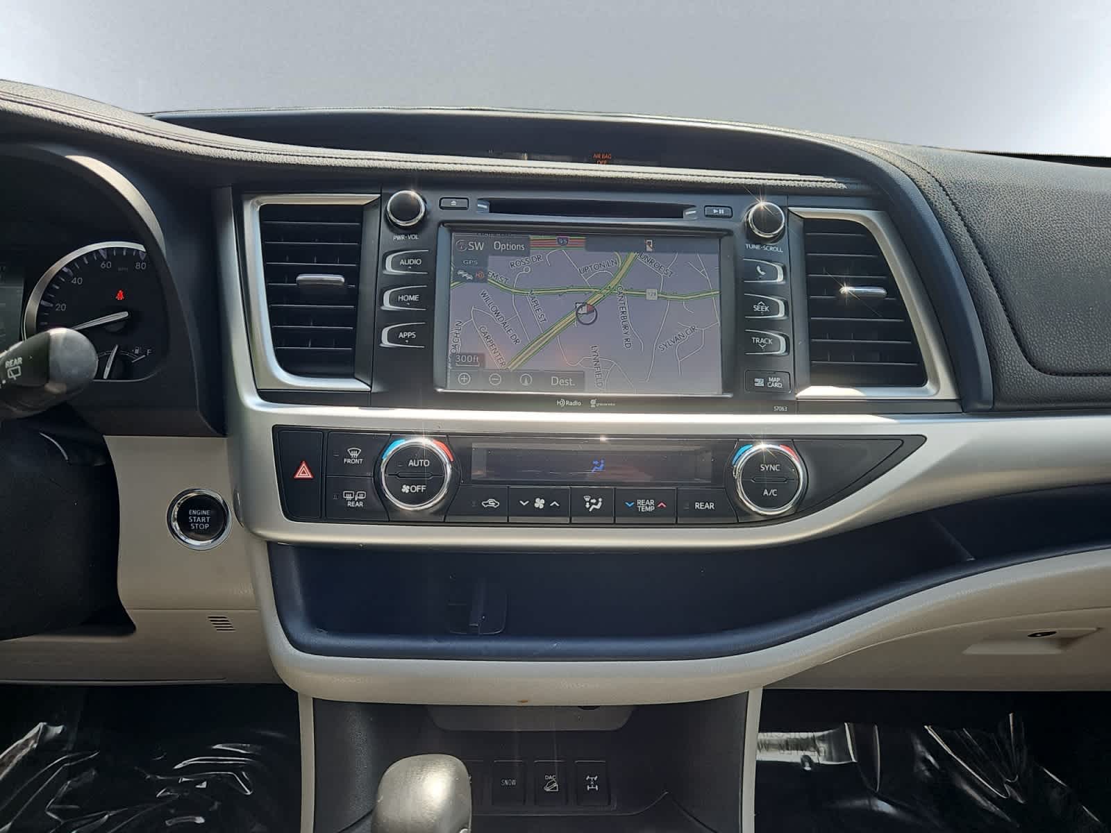 used 2015 Toyota Highlander car, priced at $18,488