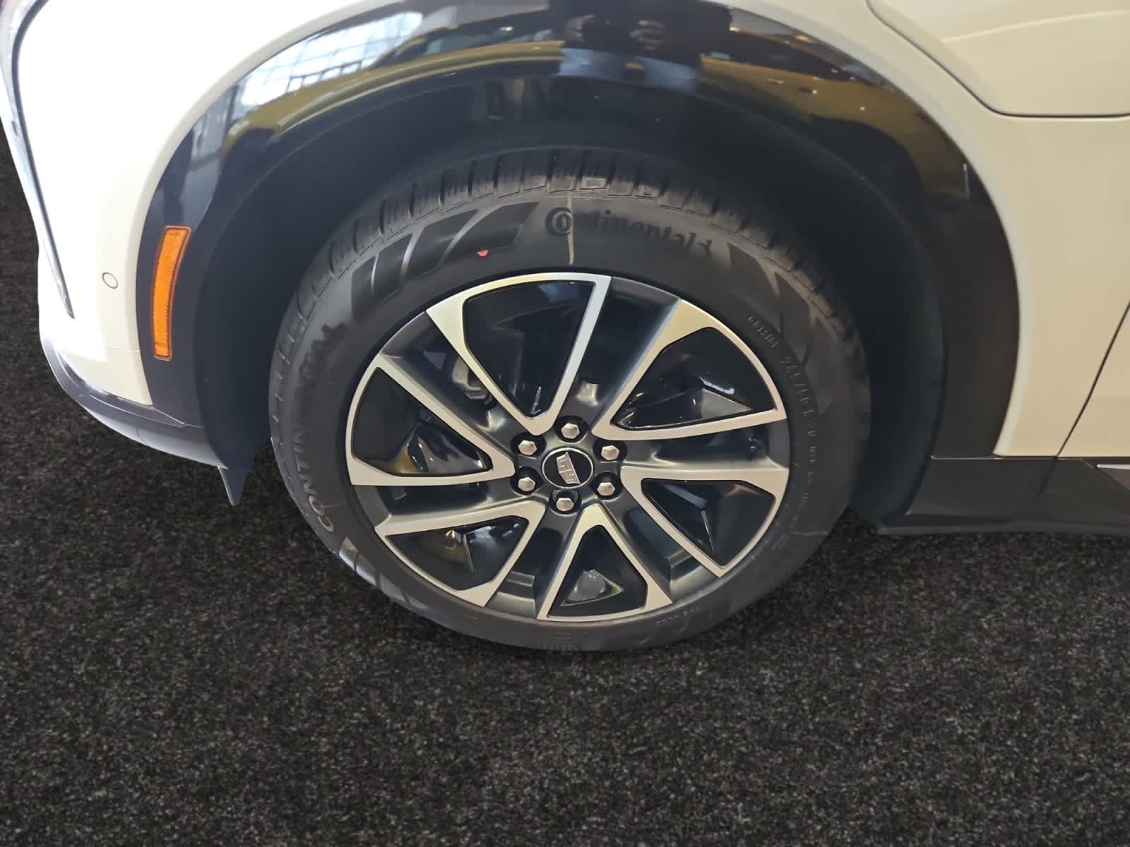 new 2025 Cadillac OPTIQ car, priced at $56,215