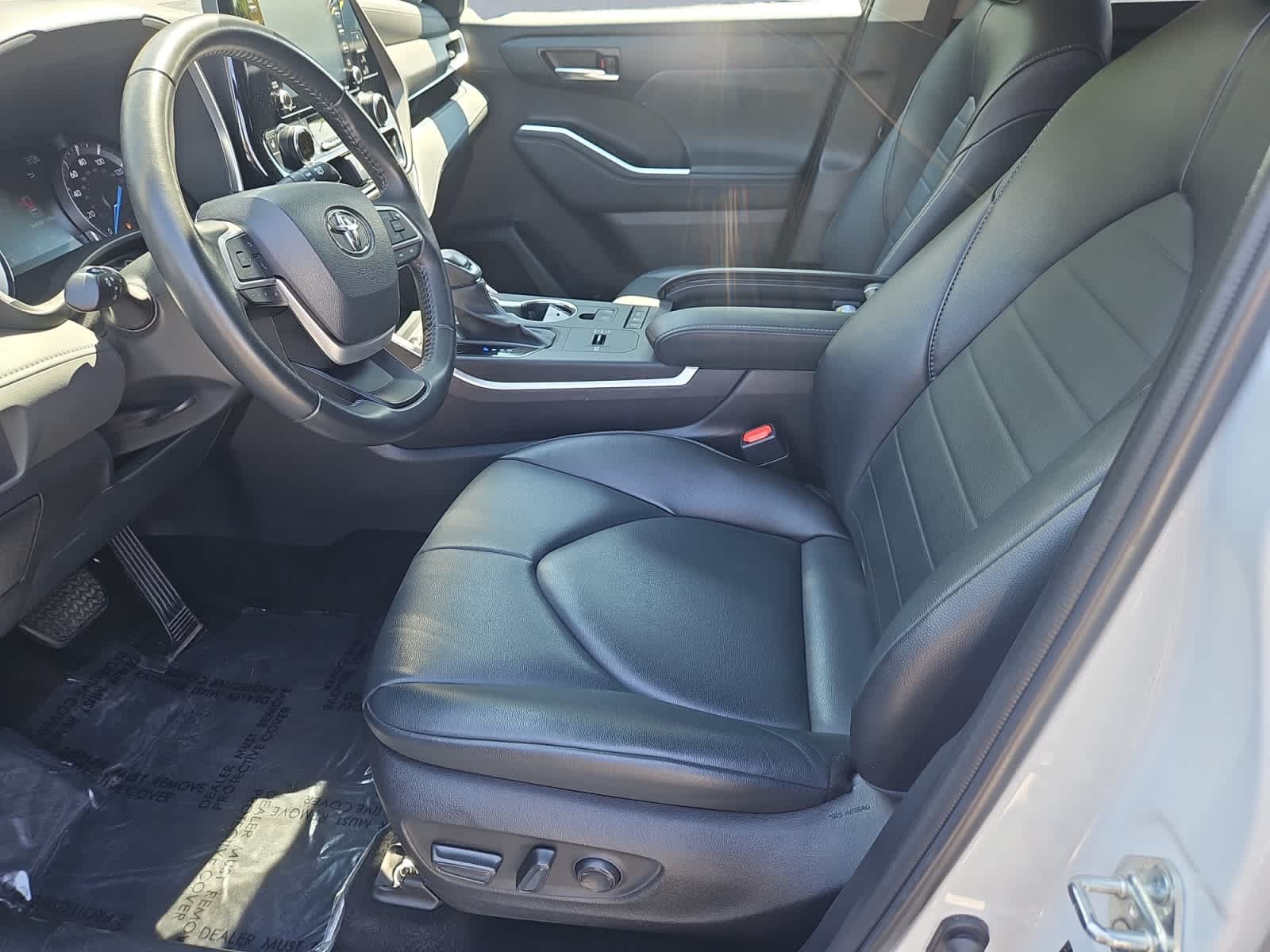 used 2022 Toyota Highlander car, priced at $39,888