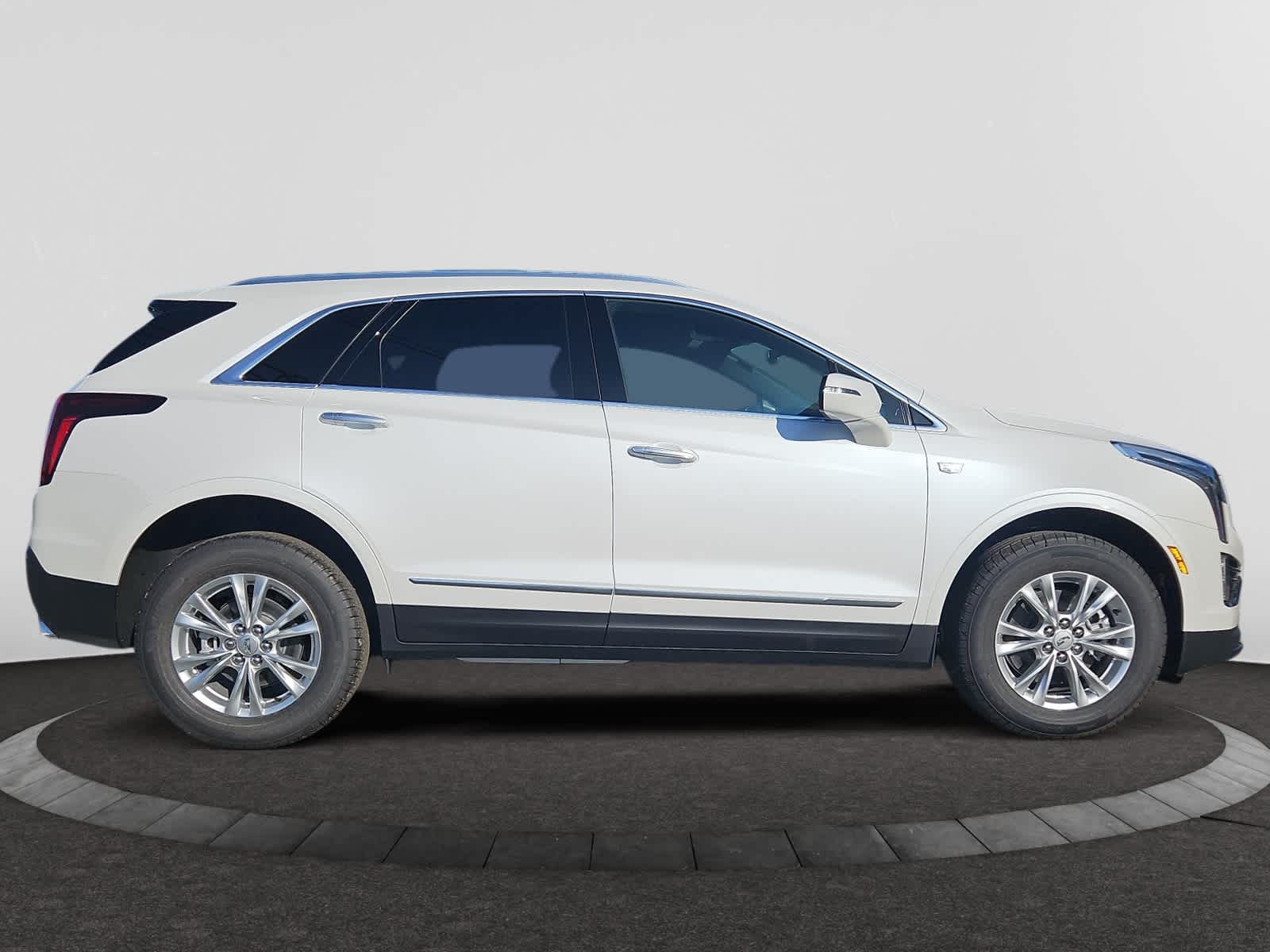 new 2025 Cadillac XT5 car, priced at $48,915