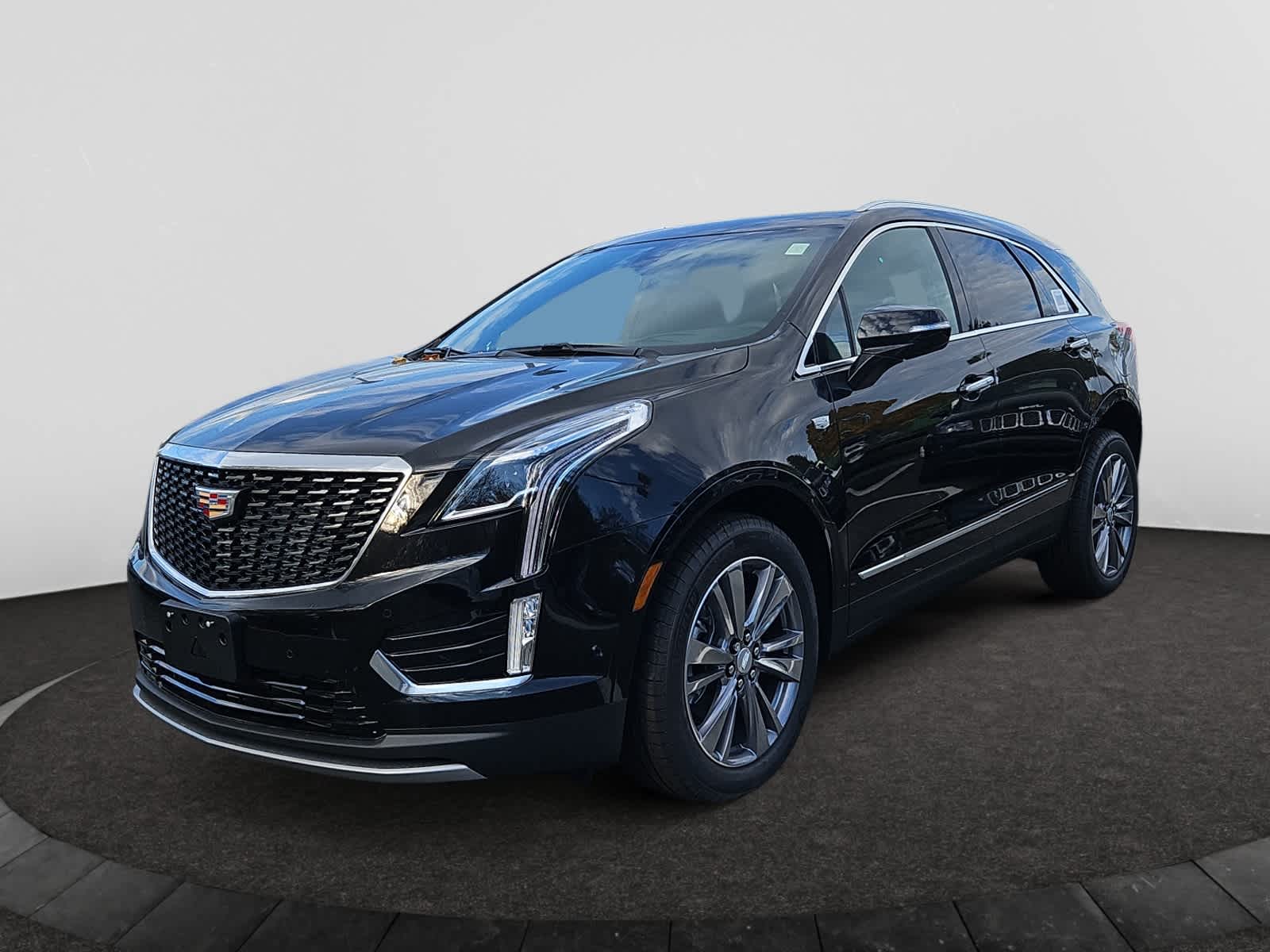 new 2025 Cadillac XT5 car, priced at $57,890