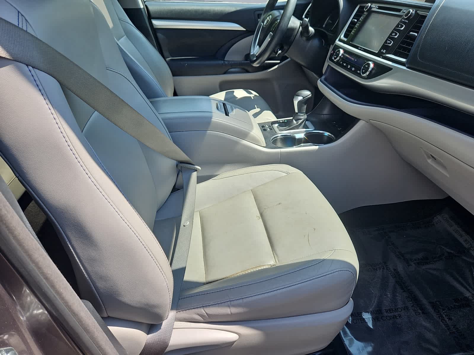 used 2015 Toyota Highlander car, priced at $18,488