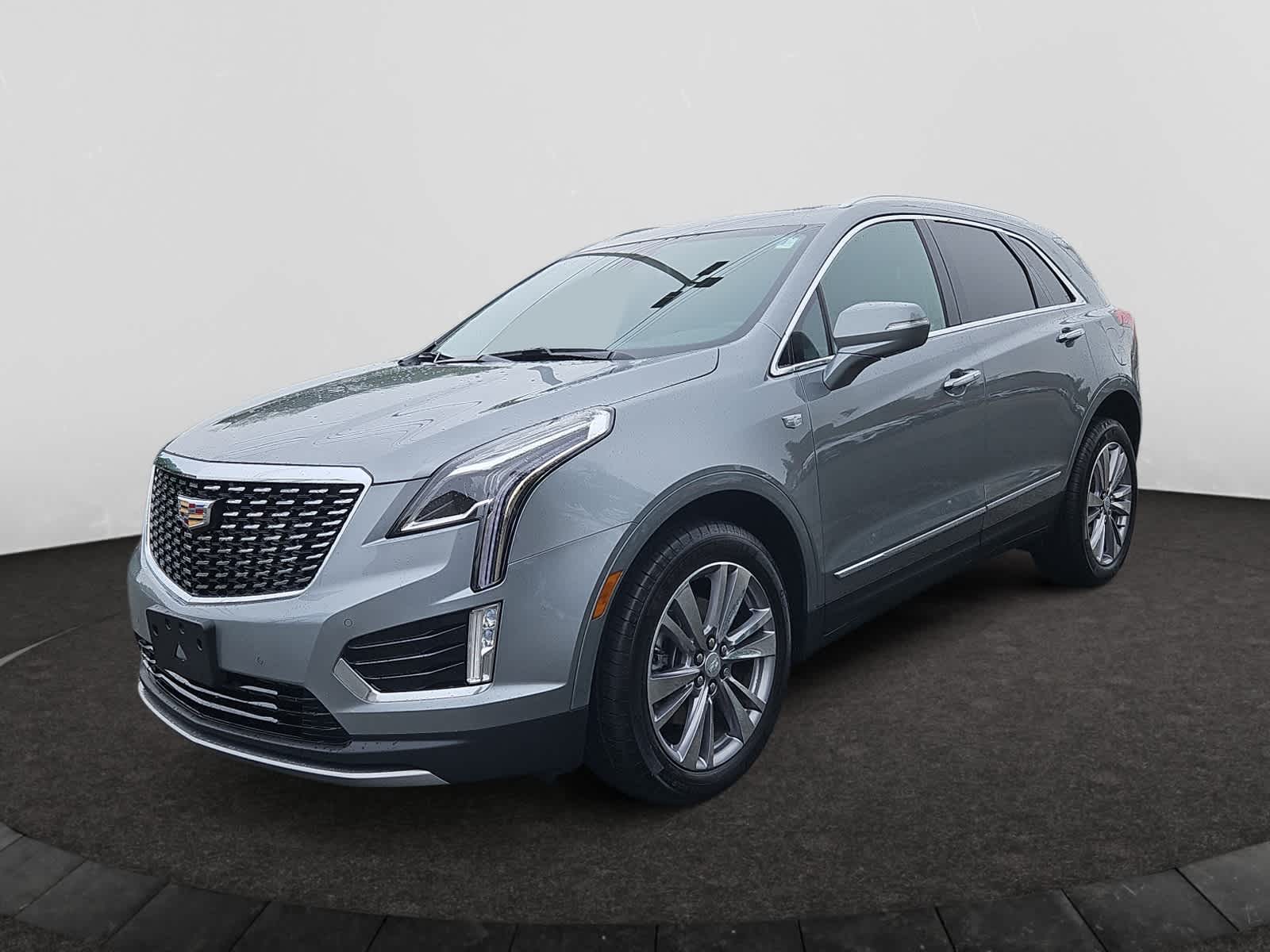 used 2024 Cadillac XT5 car, priced at $46,998