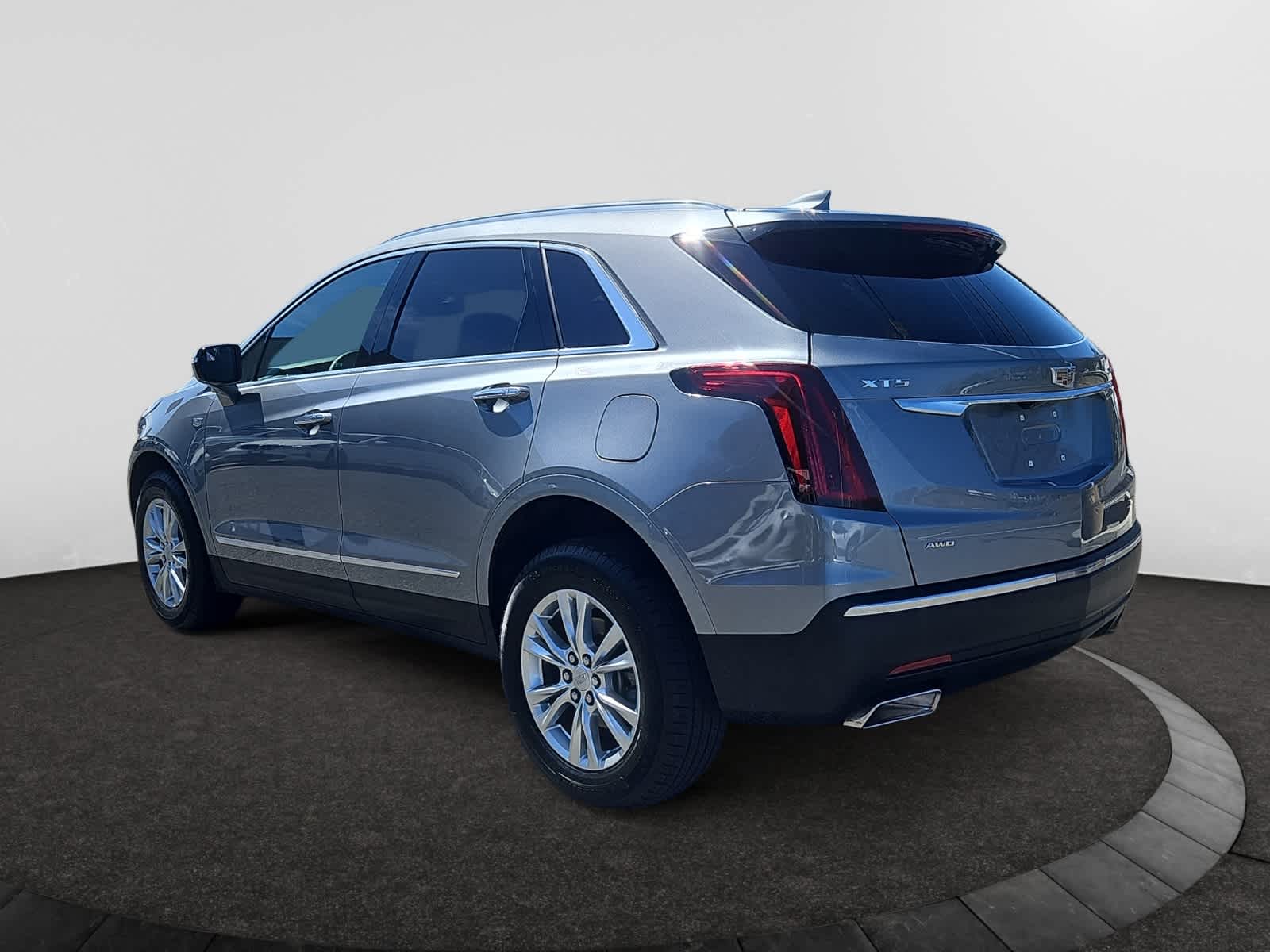 used 2024 Cadillac XT5 car, priced at $38,998