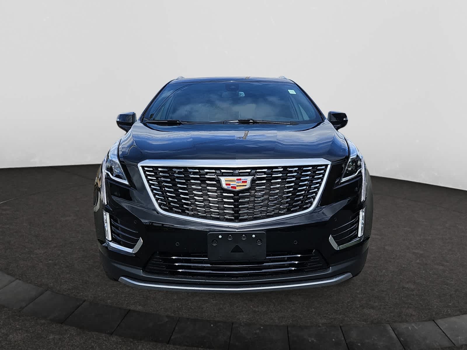 new 2025 Cadillac XT5 car, priced at $55,615