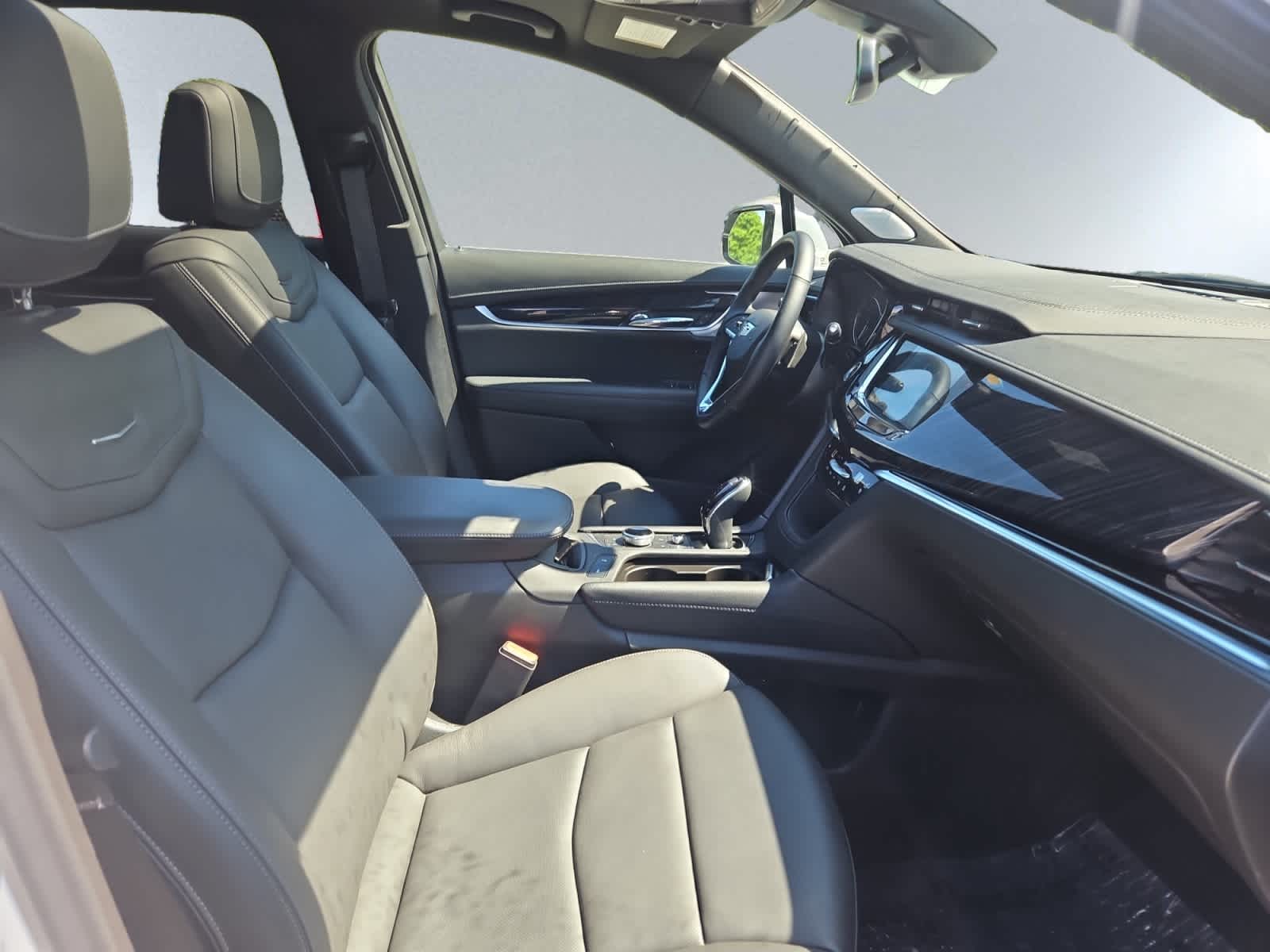 used 2025 Cadillac XT6 car, priced at $51,138