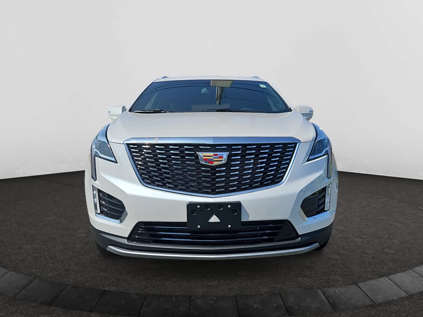 new 2025 Cadillac XT5 car, priced at $54,215