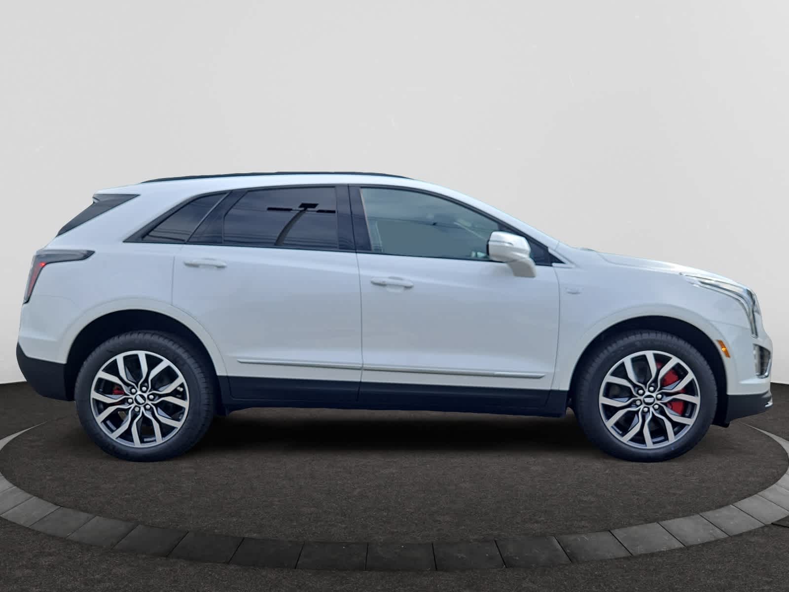 new 2025 Cadillac XT5 car, priced at $64,255