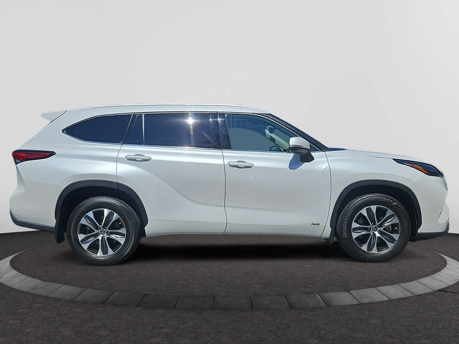 used 2022 Toyota Highlander car, priced at $39,888