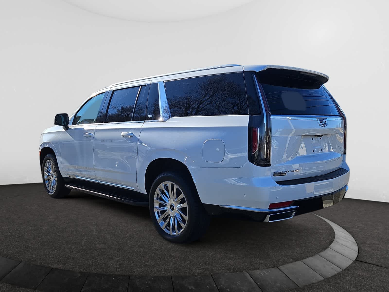 used 2021 Cadillac Escalade ESV car, priced at $60,998