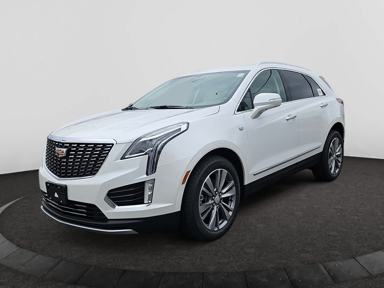 new 2025 Cadillac XT5 car, priced at $56,215