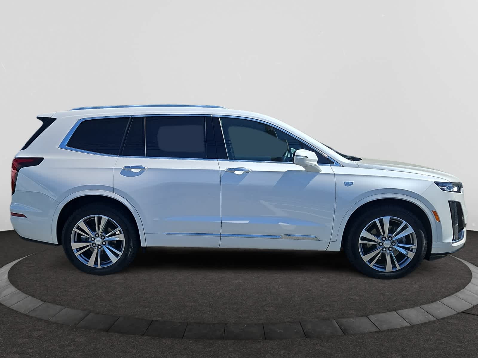 used 2025 Cadillac XT6 car, priced at $51,138