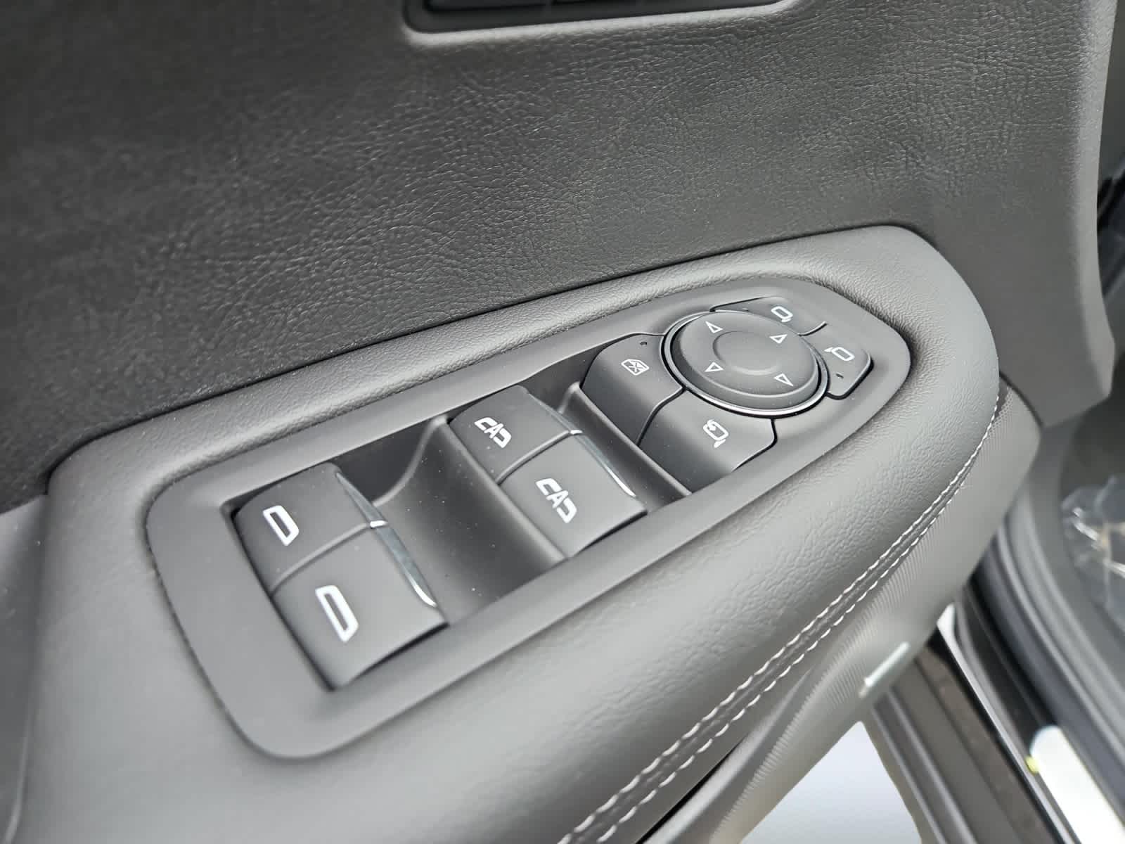 new 2025 Cadillac XT6 car, priced at $53,215