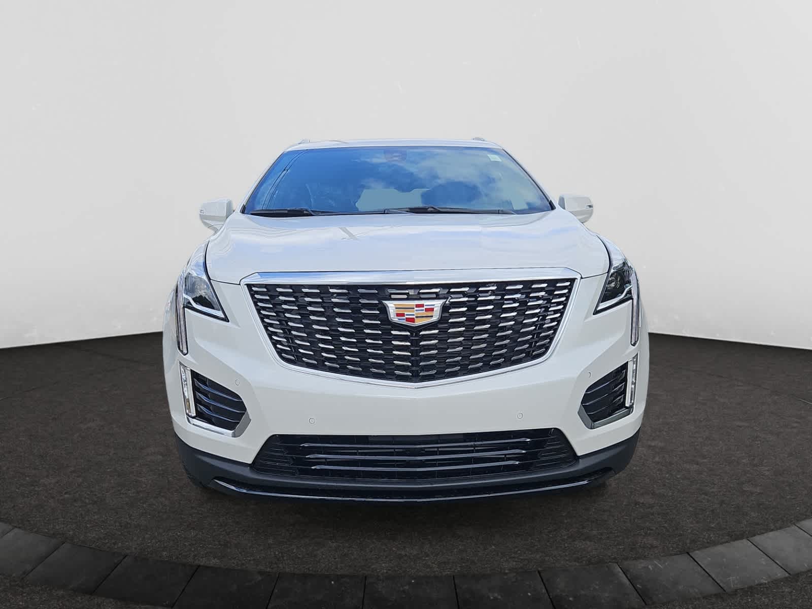 new 2025 Cadillac XT5 car, priced at $48,915