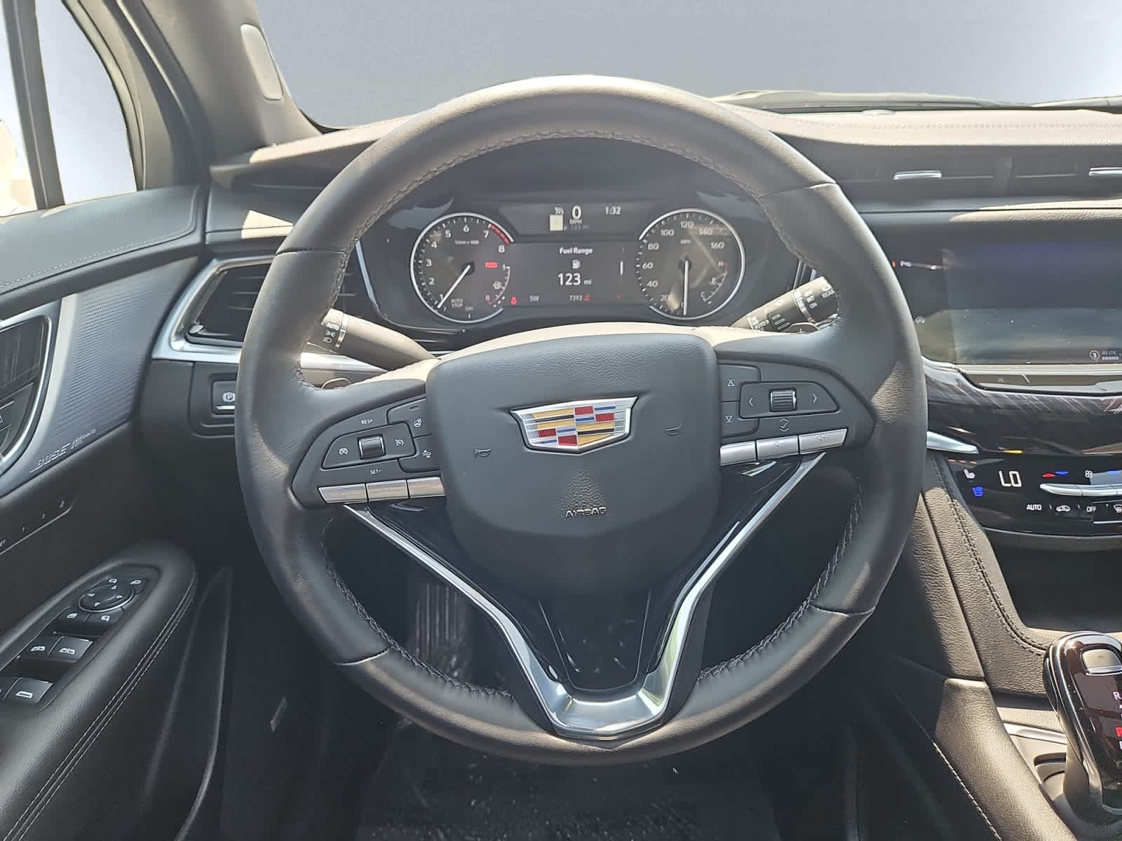 used 2025 Cadillac XT6 car, priced at $50,998