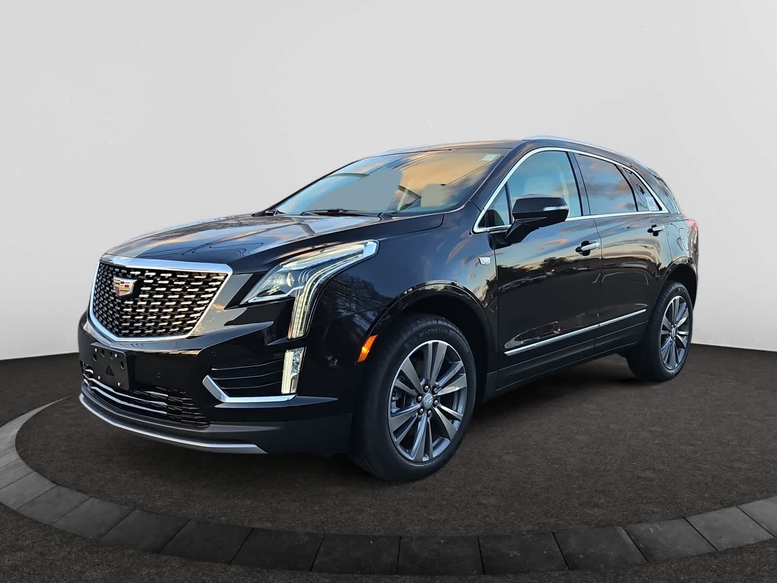 new 2025 Cadillac XT5 car, priced at $55,615