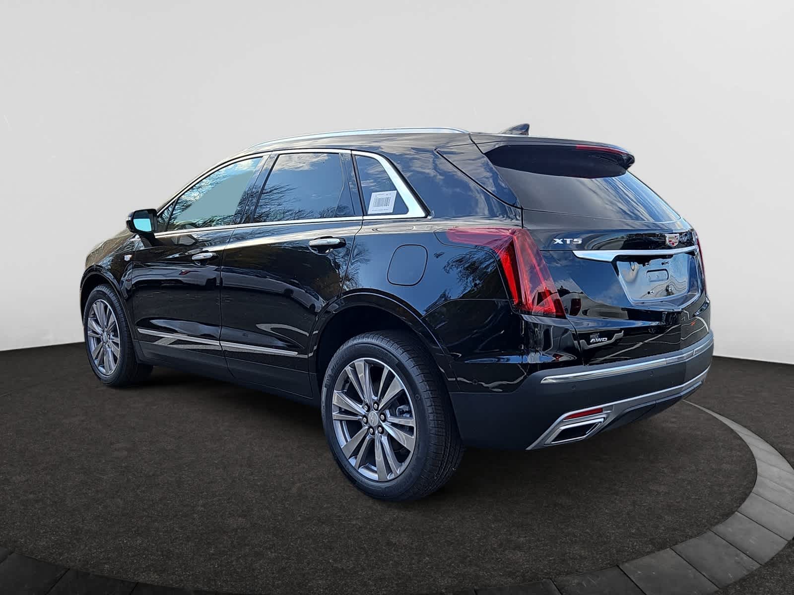 new 2025 Cadillac XT5 car, priced at $57,890