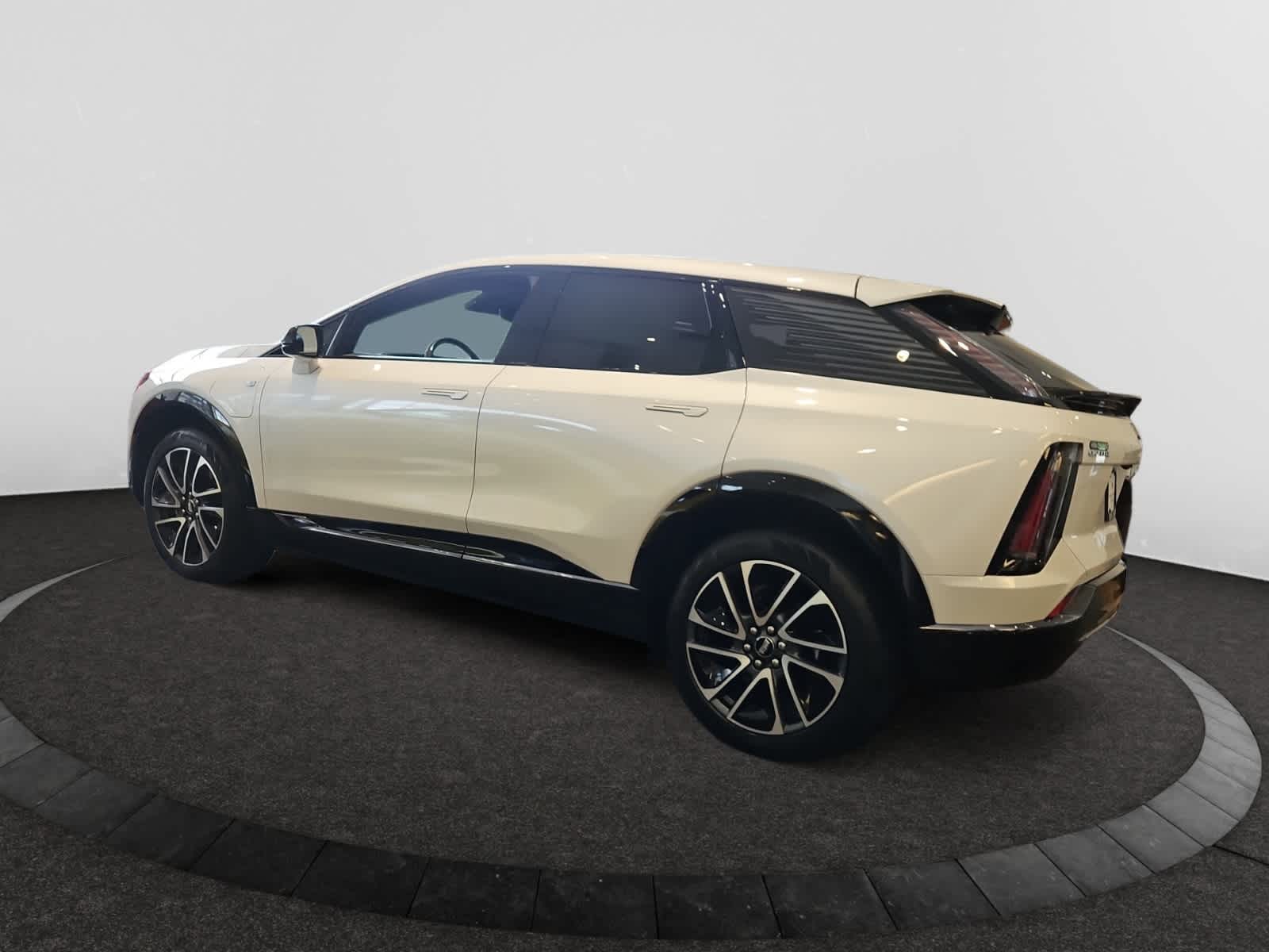 new 2025 Cadillac OPTIQ car, priced at $56,215