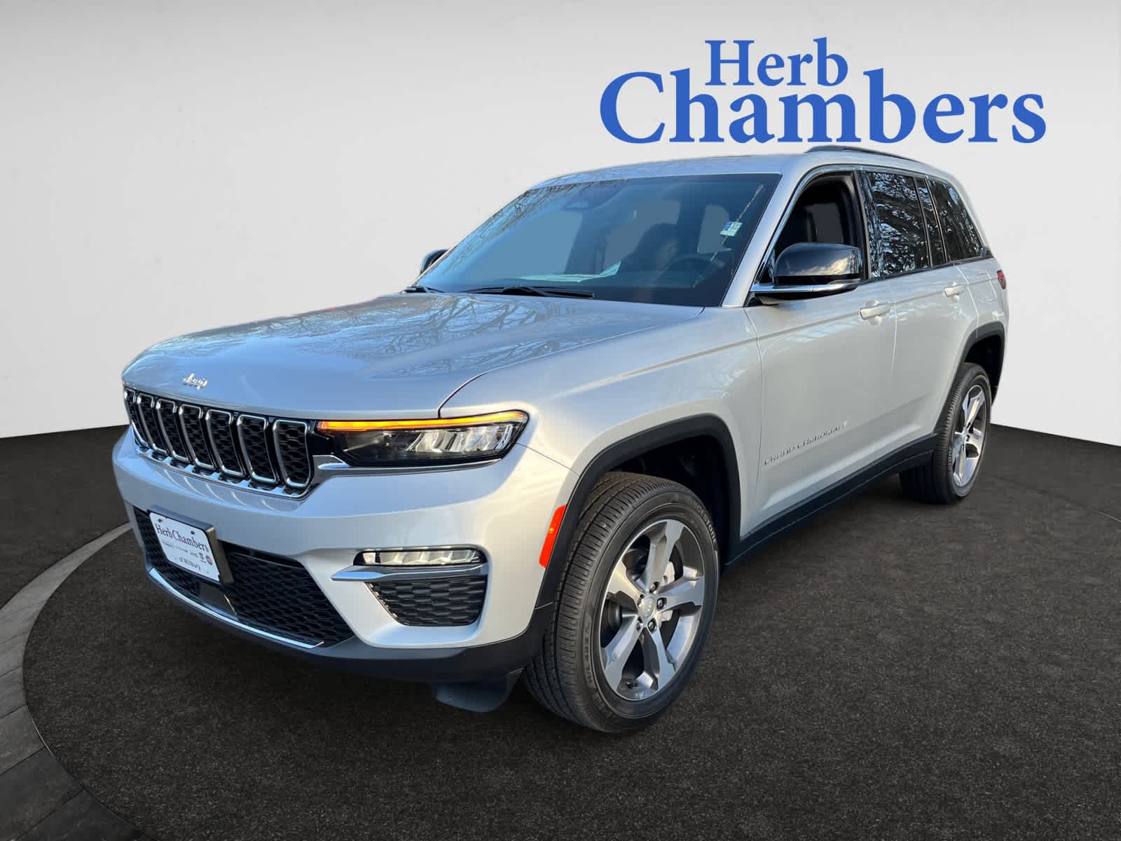 new 2024 Jeep Grand Cherokee car, priced at $55,435