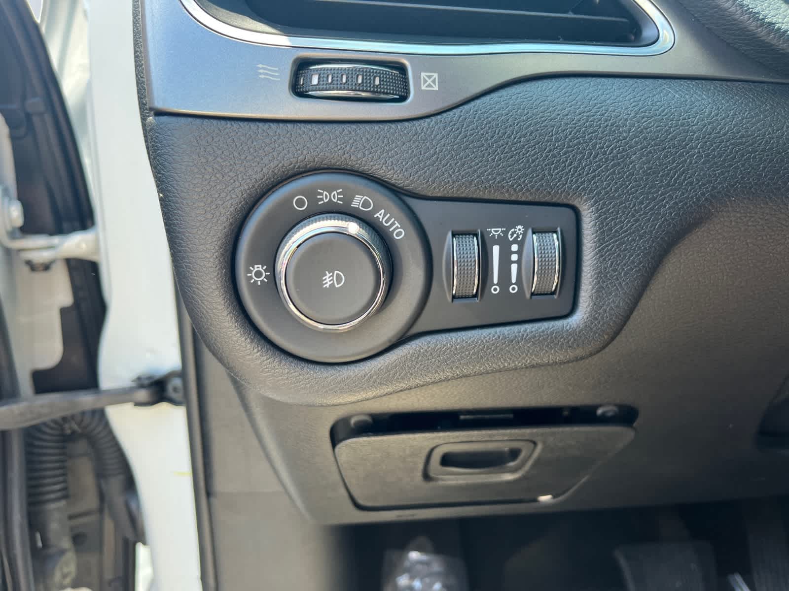 used 2019 Jeep Cherokee car, priced at $19,498
